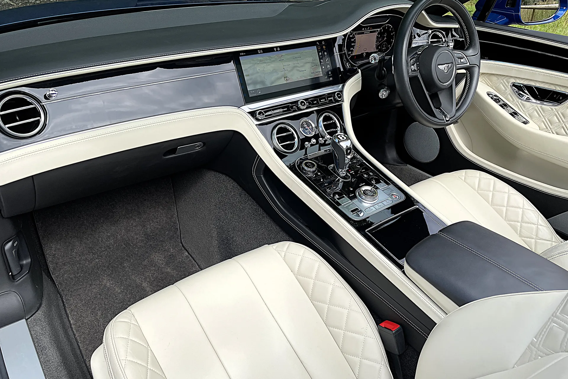 Bentley CONTINENTAL GTC thumbnail image number 35