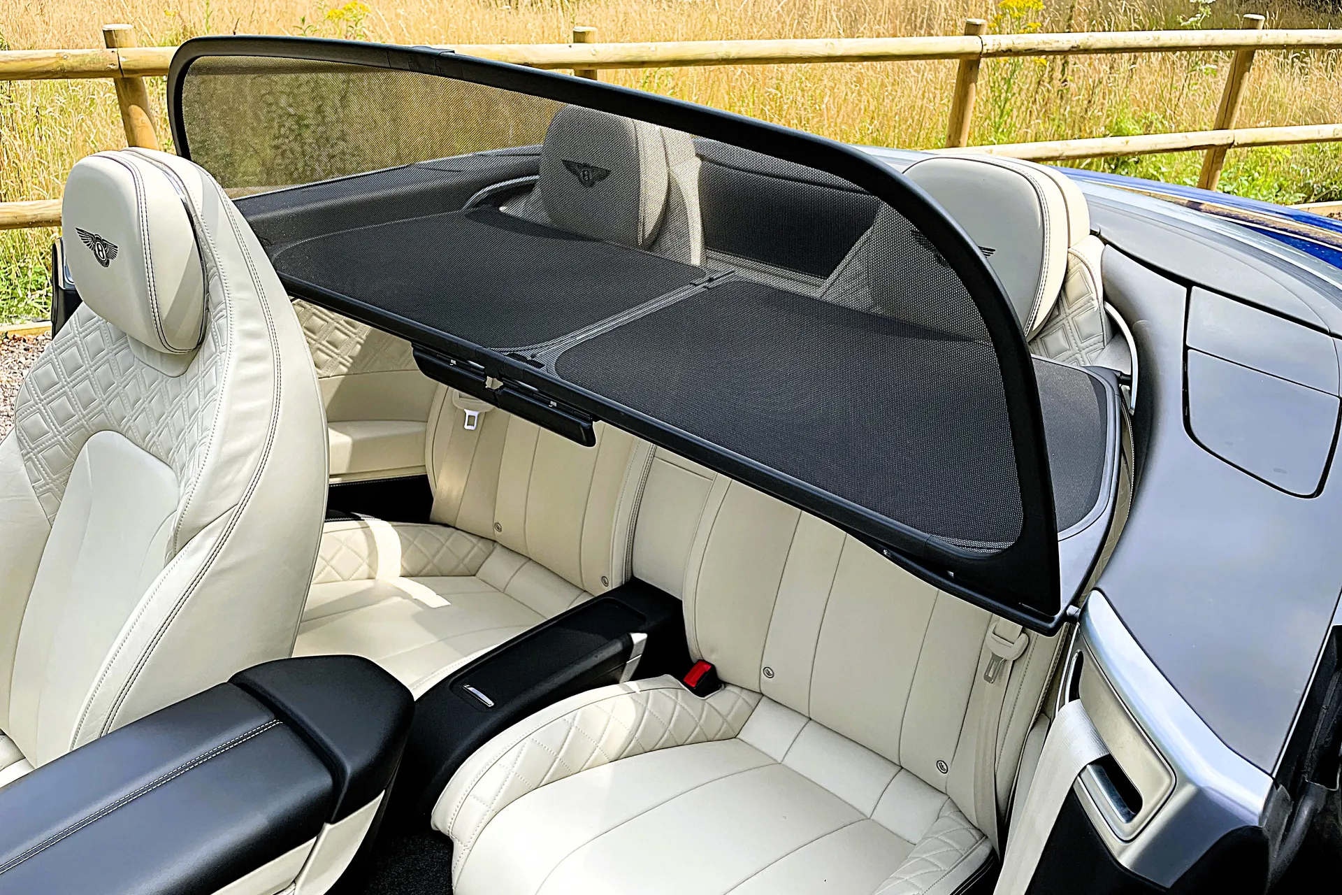 Bentley CONTINENTAL GTC thumbnail image number 59