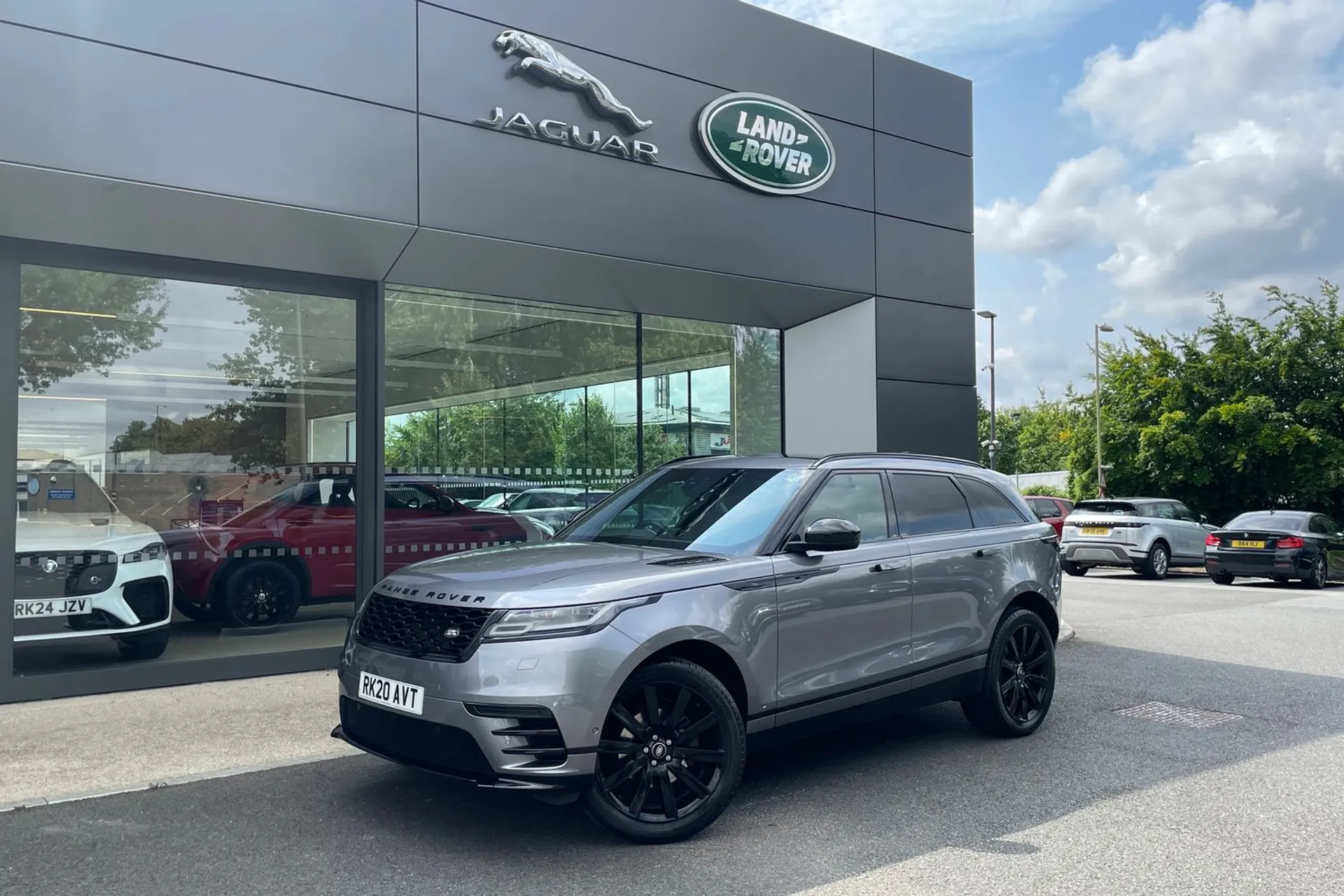 LAND ROVER RANGE ROVER VELAR thumbnail image number 28