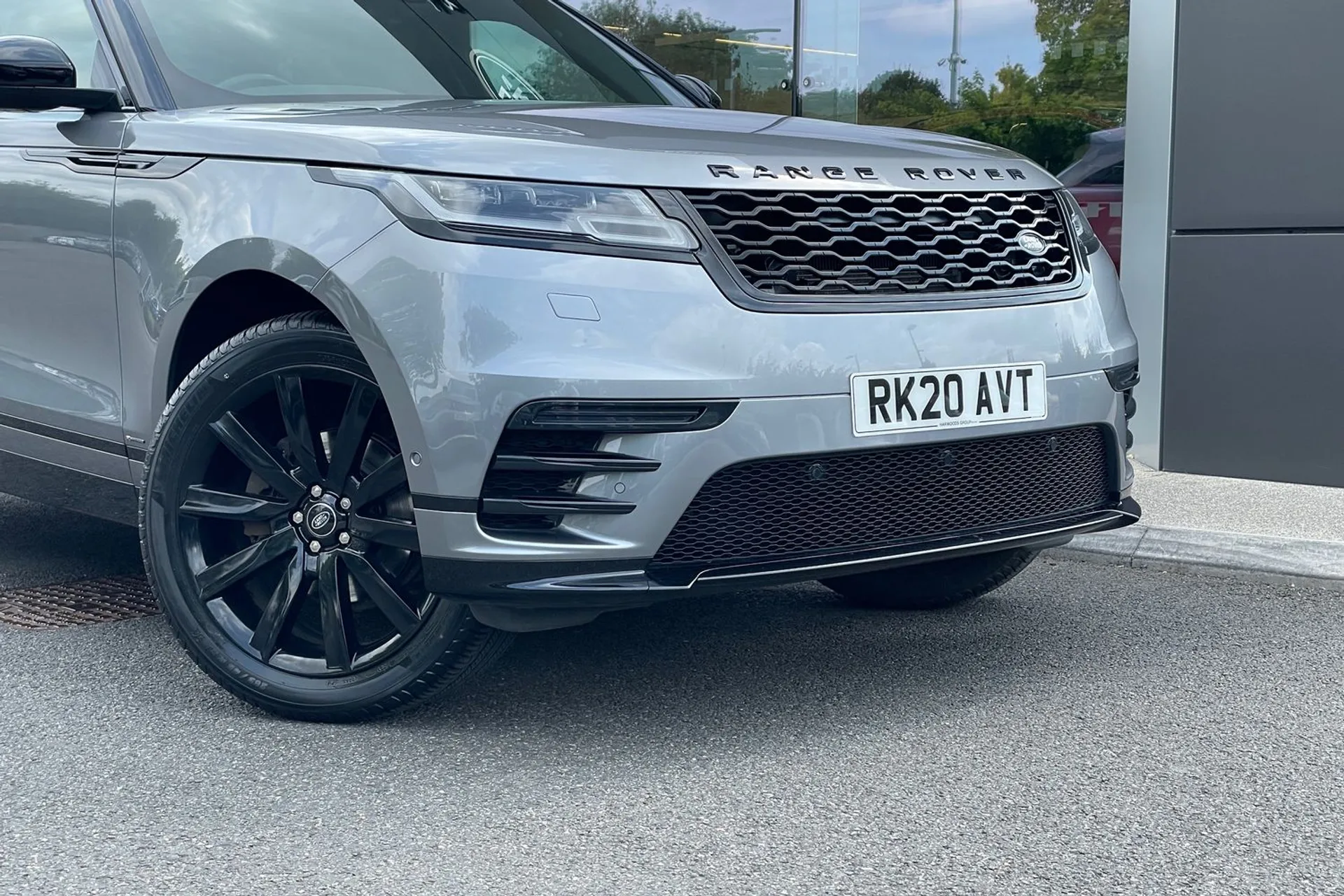 LAND ROVER RANGE ROVER VELAR thumbnail image number 30