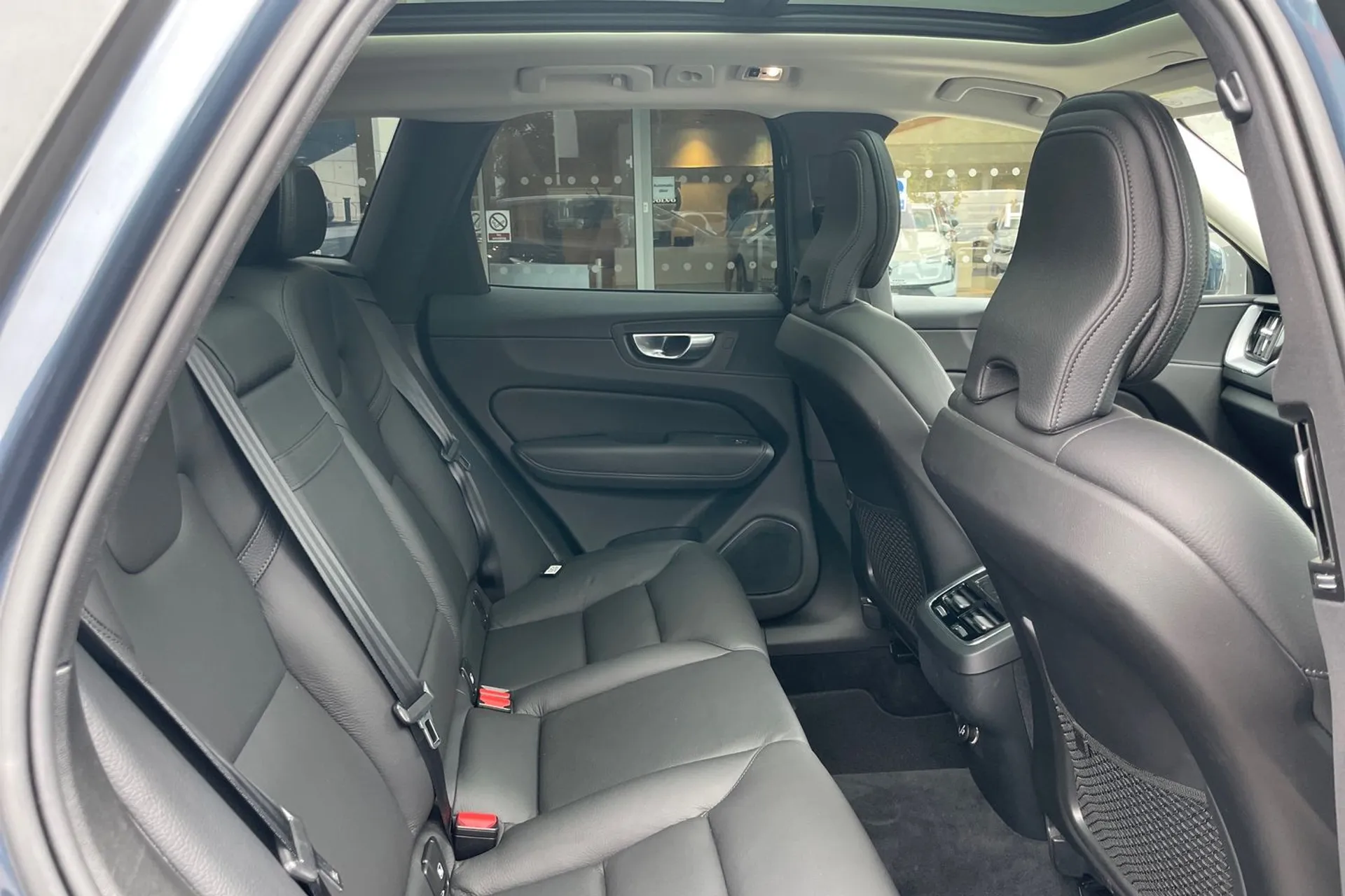 Volvo XC60 thumbnail image number 21