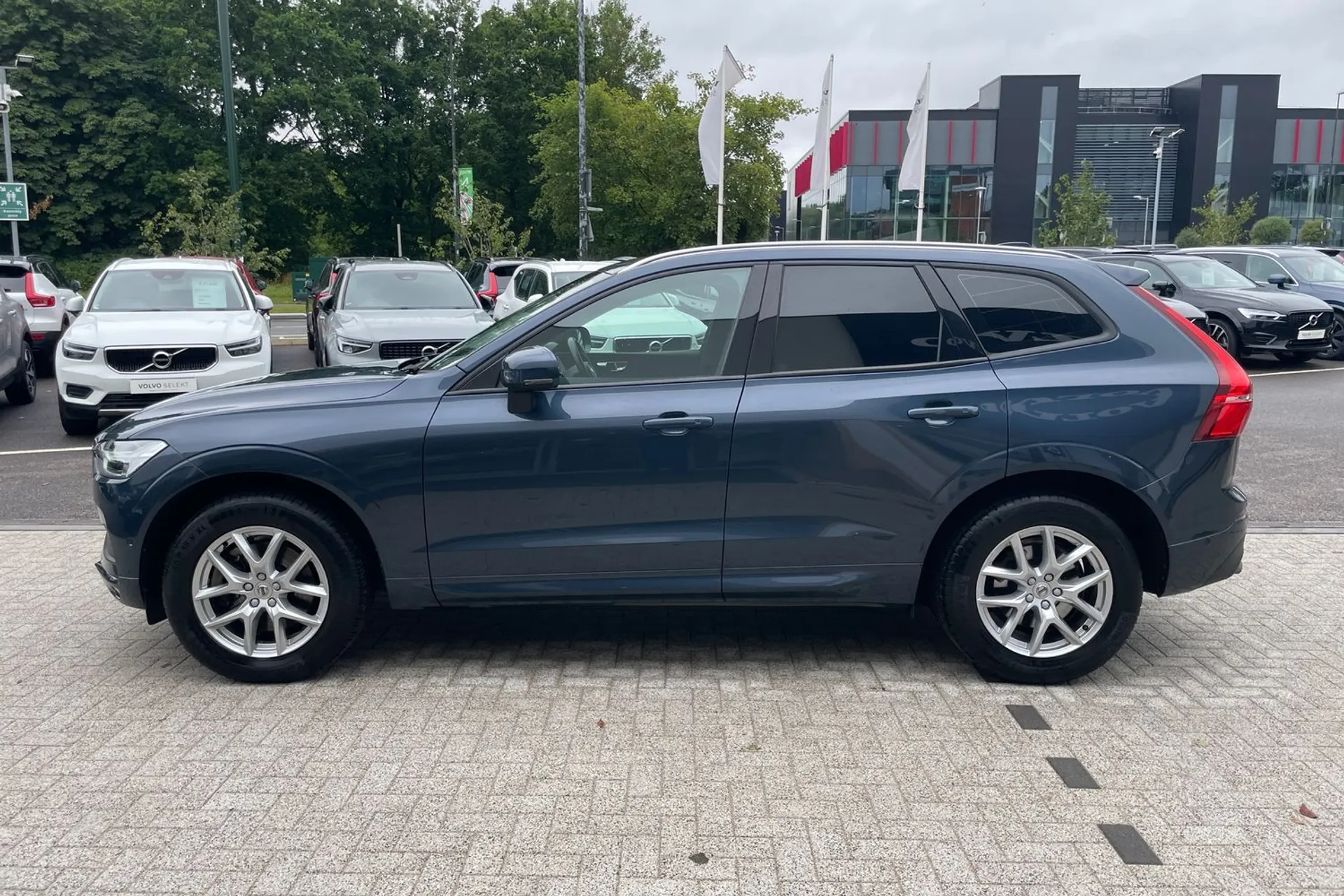 Volvo XC60 thumbnail image number 9