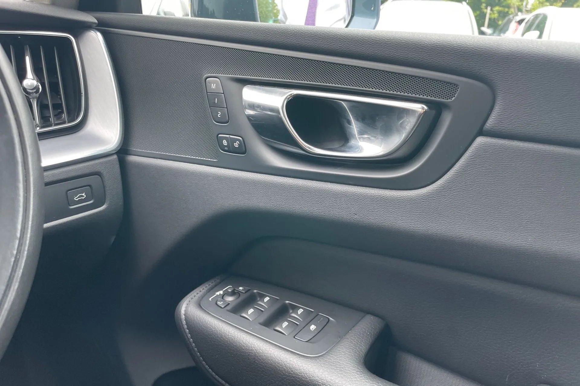 Volvo XC60 thumbnail image number 39