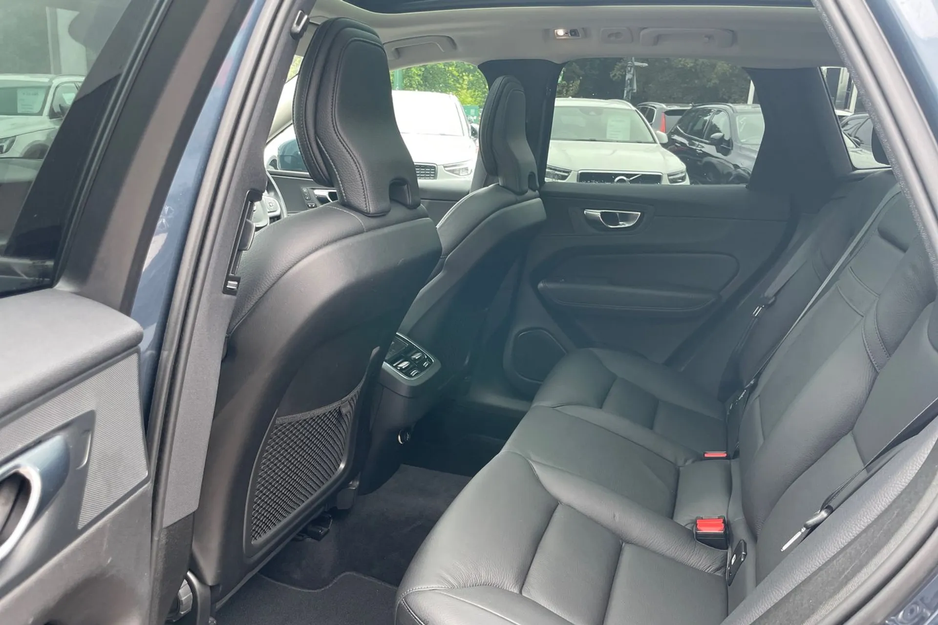 Volvo XC60 thumbnail image number 30