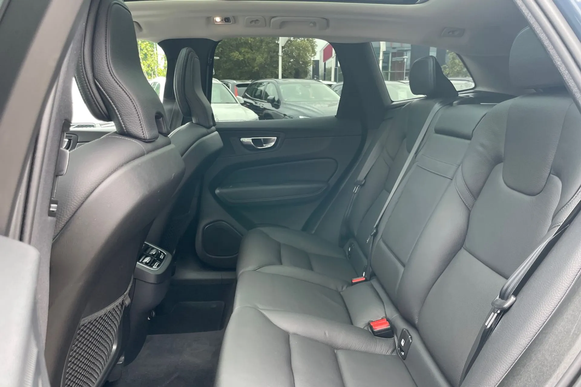 Volvo XC60 thumbnail image number 29