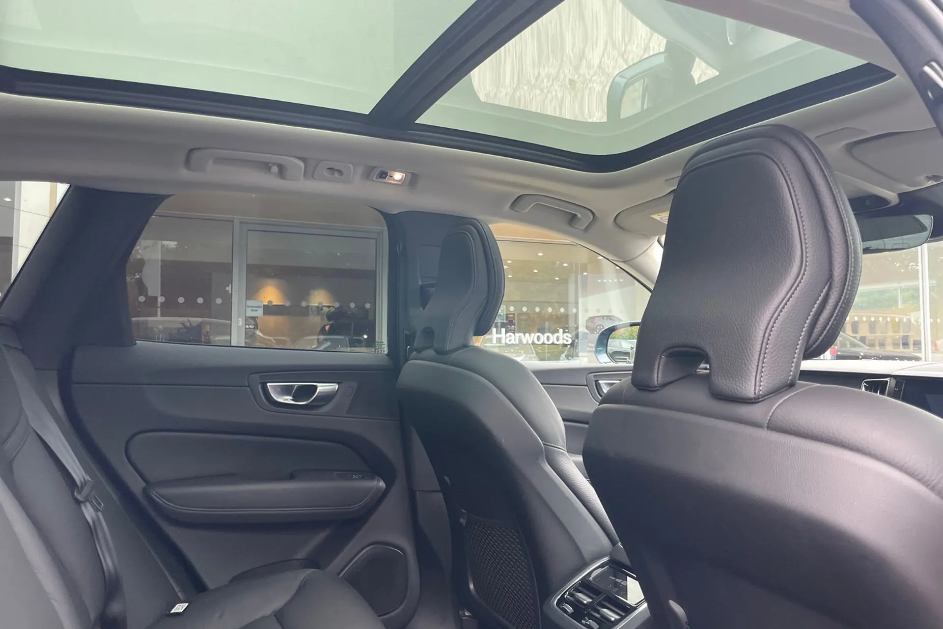 Volvo XC60 thumbnail image number 22