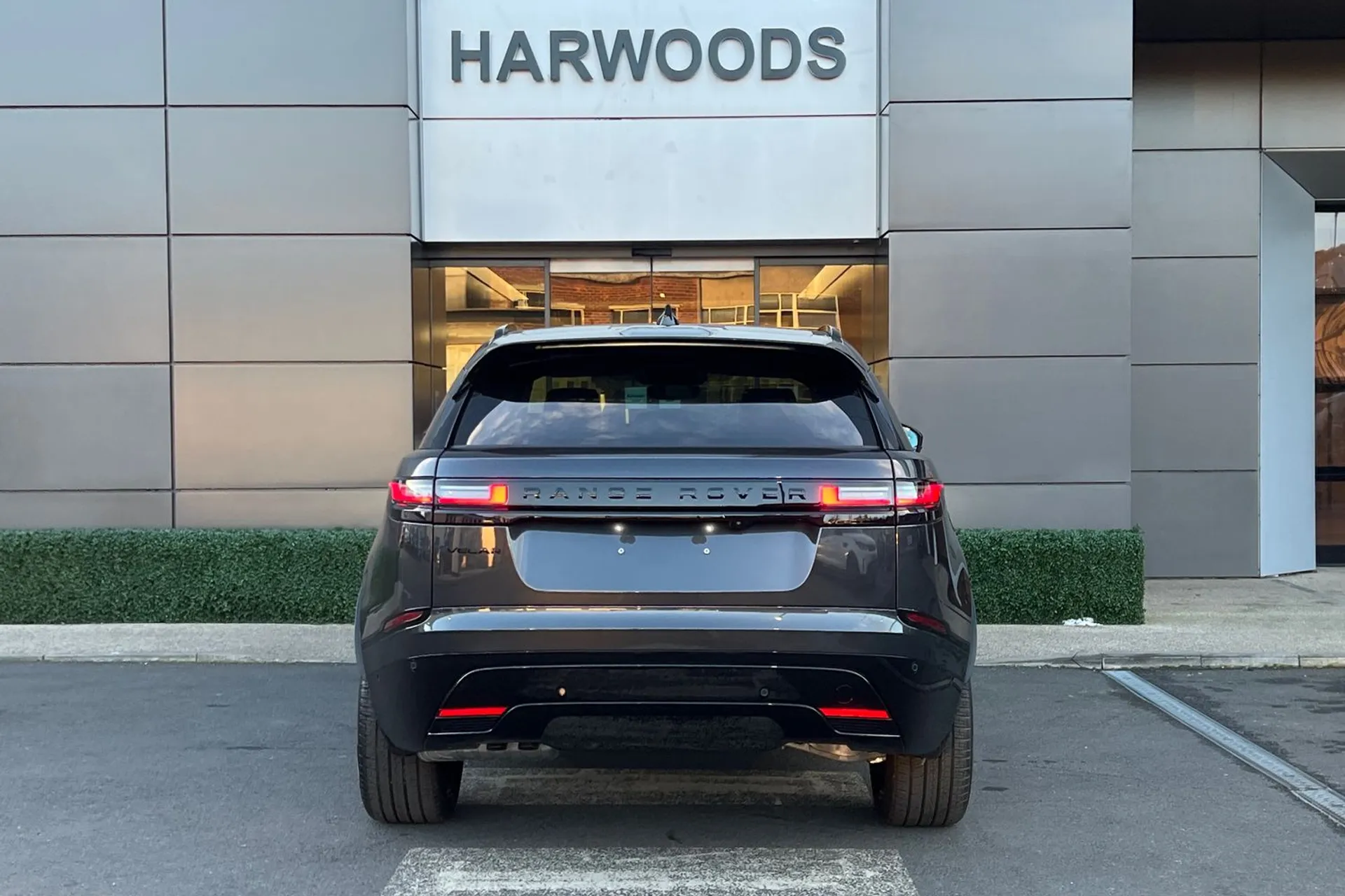 LAND ROVER RANGE ROVER VELAR thumbnail image number 8