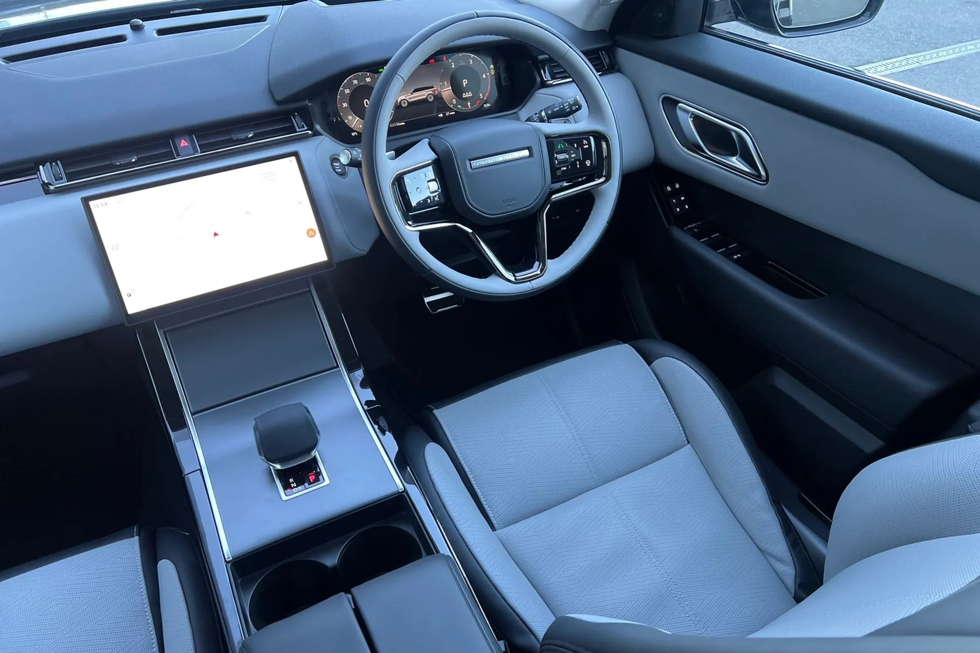 LAND ROVER RANGE ROVER VELAR thumbnail image number 50
