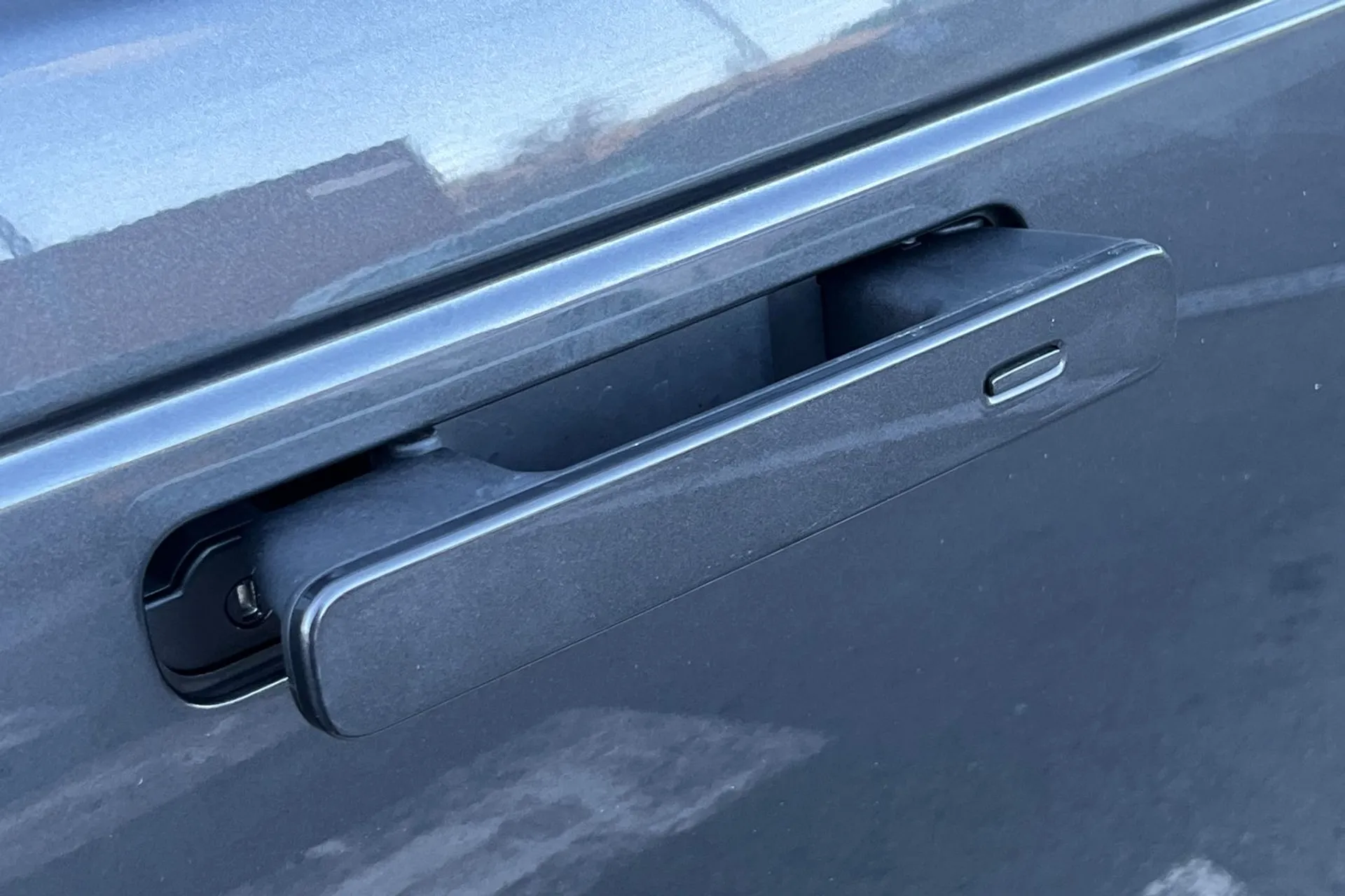 LAND ROVER RANGE ROVER VELAR thumbnail image number 29