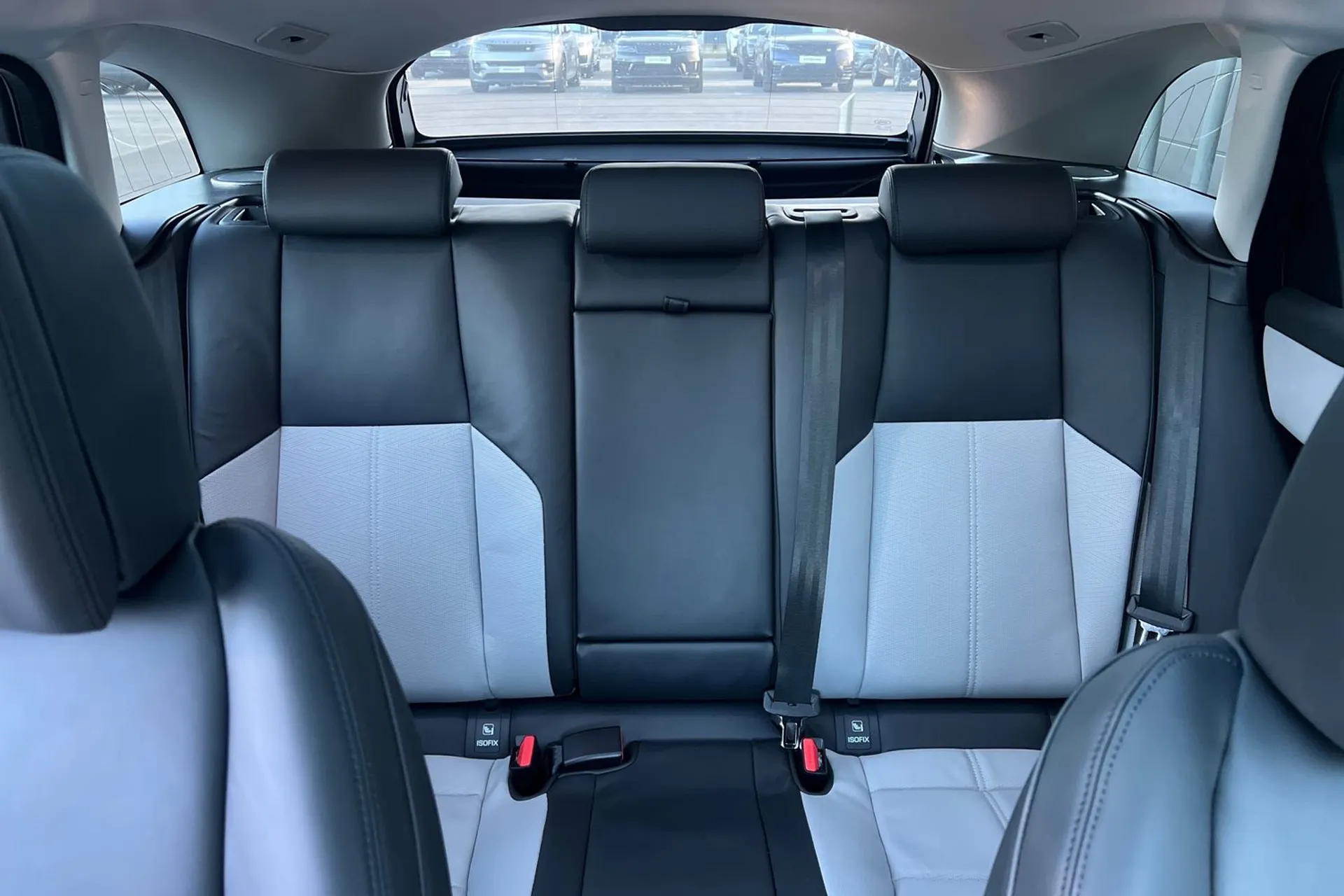 LAND ROVER RANGE ROVER VELAR thumbnail image number 48