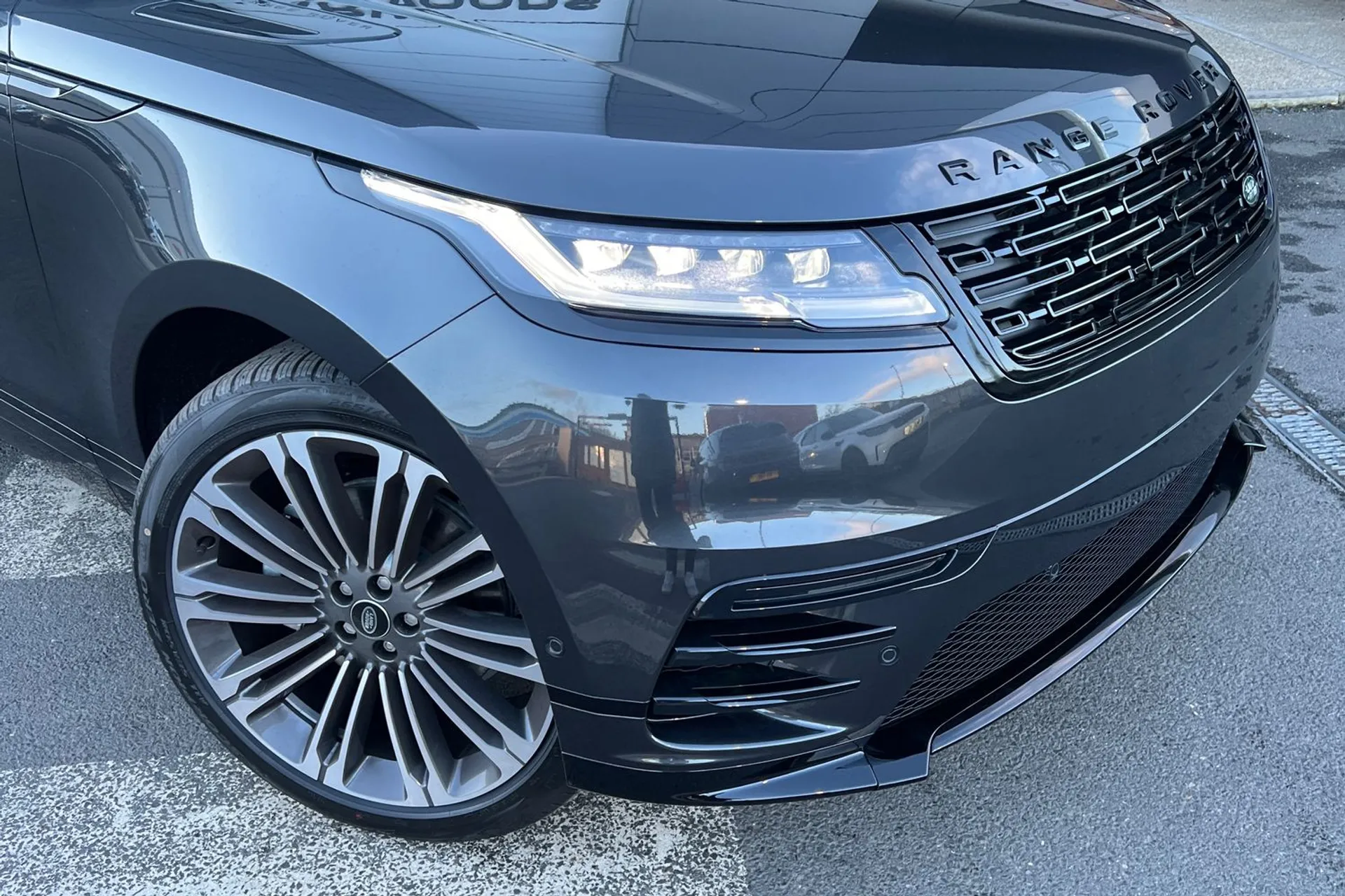 LAND ROVER RANGE ROVER VELAR thumbnail image number 18