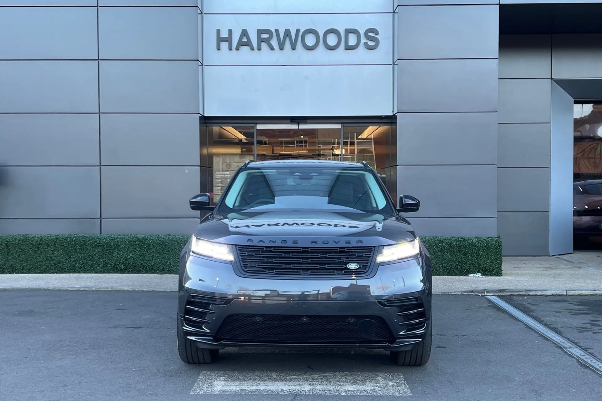 LAND ROVER RANGE ROVER VELAR thumbnail image number 17