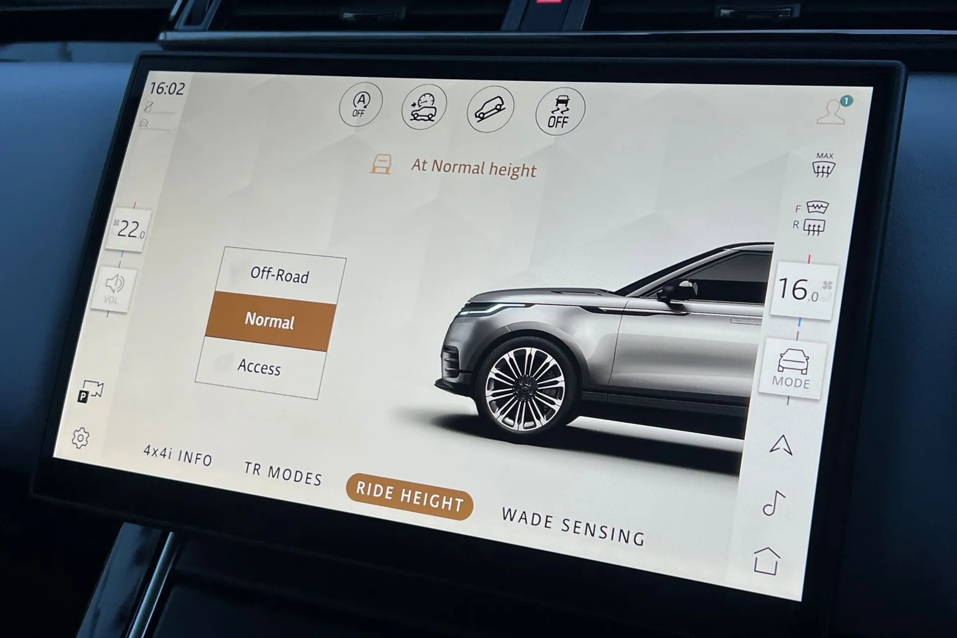 LAND ROVER RANGE ROVER VELAR thumbnail image number 26