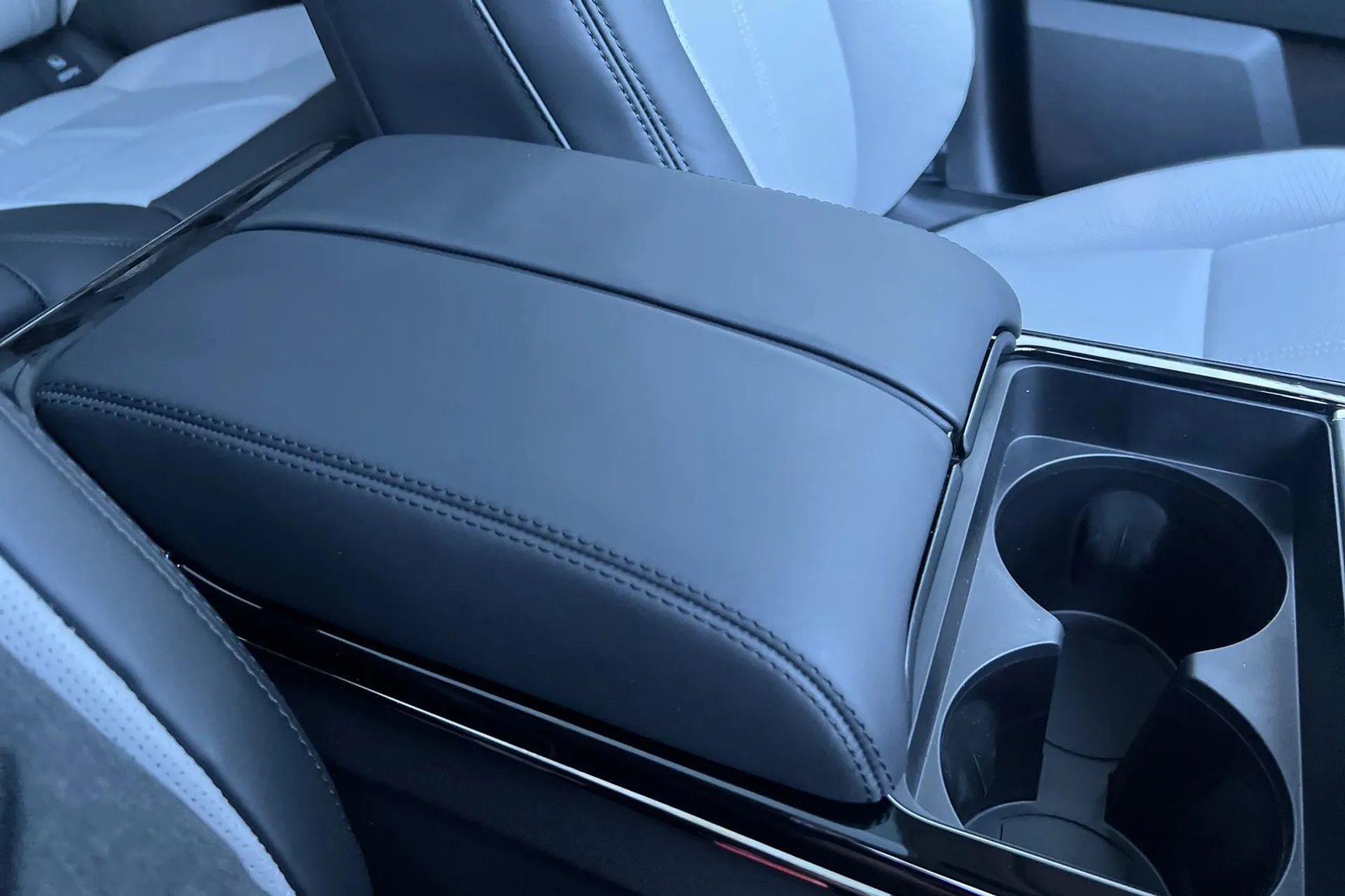 LAND ROVER RANGE ROVER VELAR thumbnail image number 58