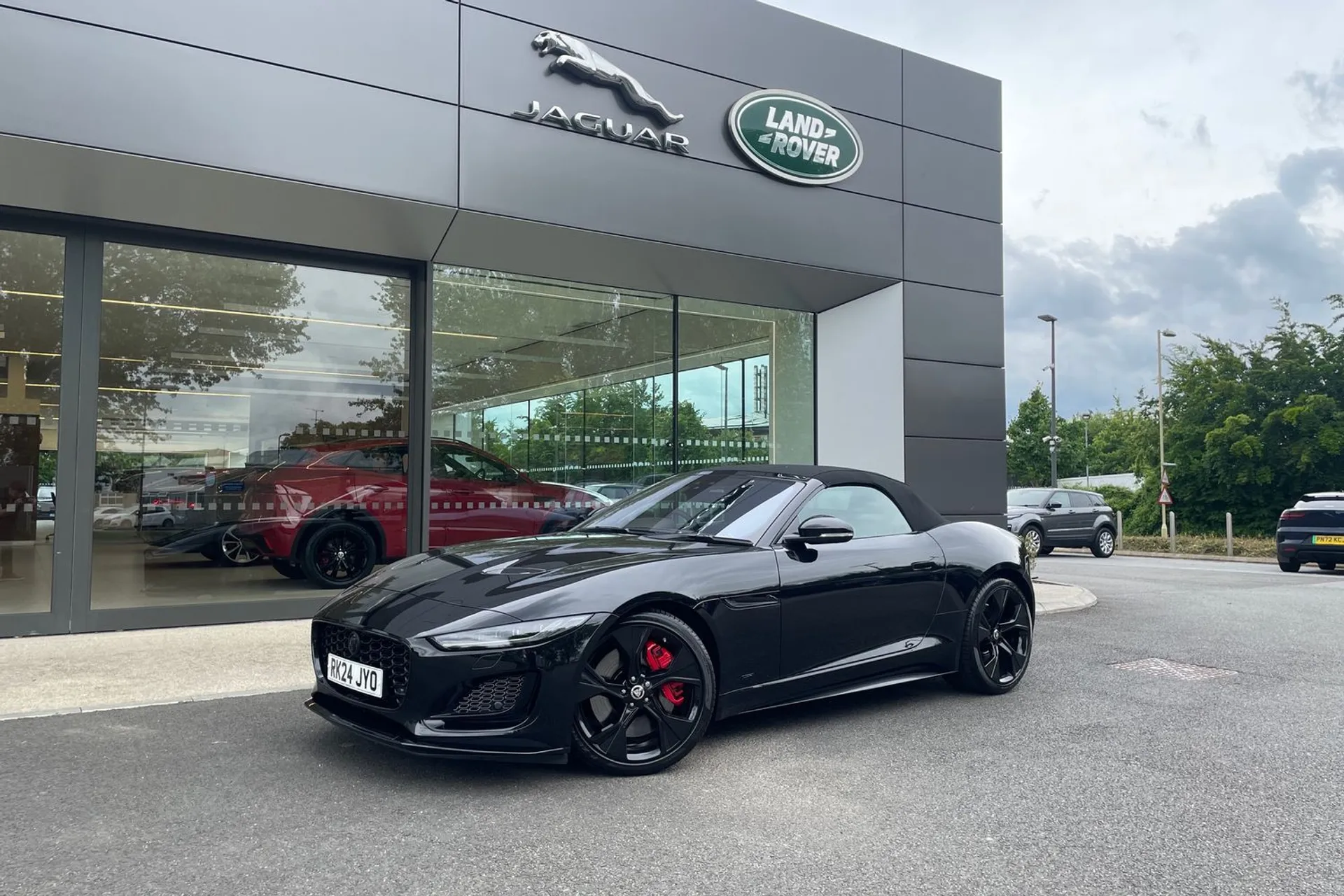 Jaguar F-TYPE thumbnail image number 28