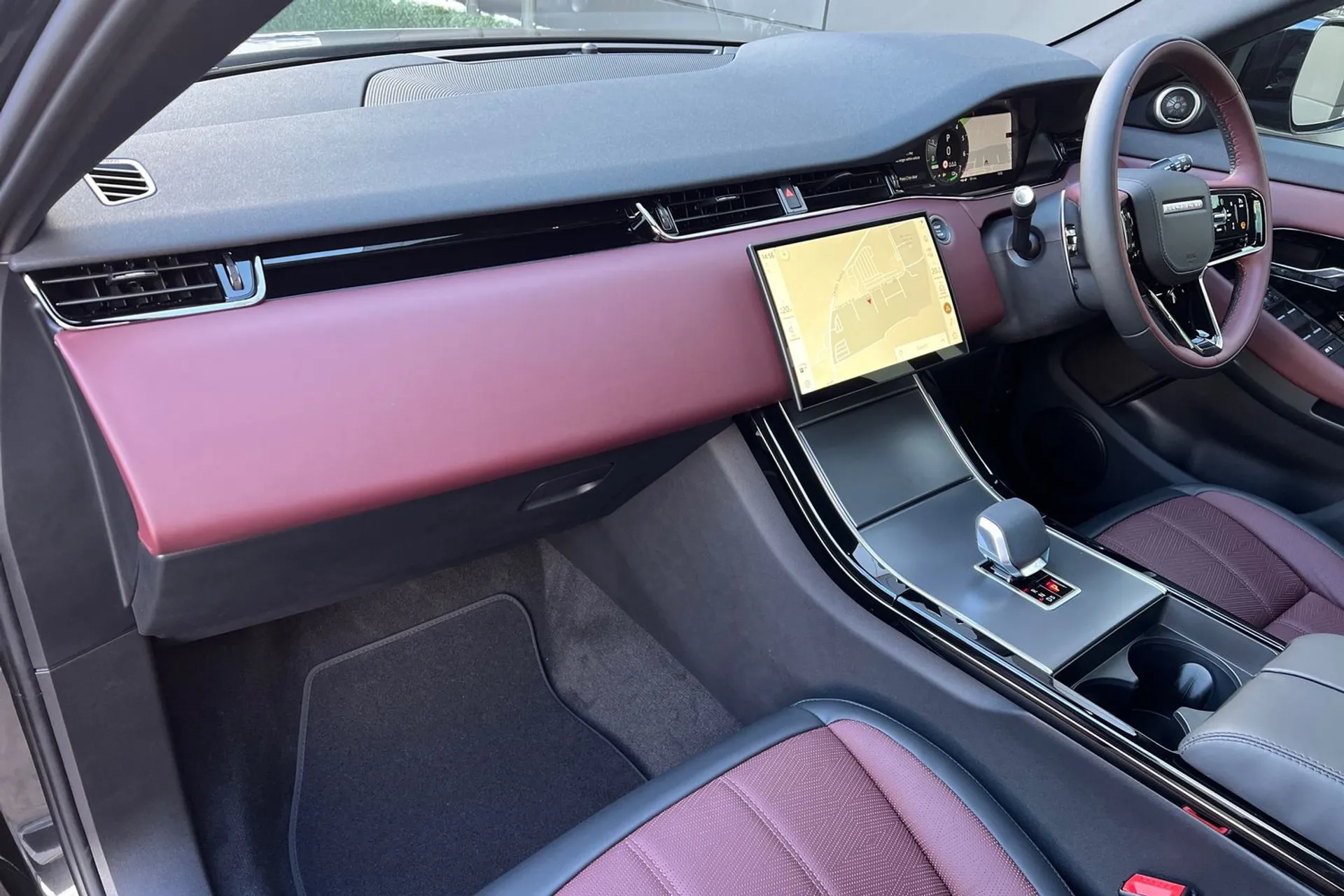 LAND ROVER RANGE ROVER EVOQUE thumbnail image number 38