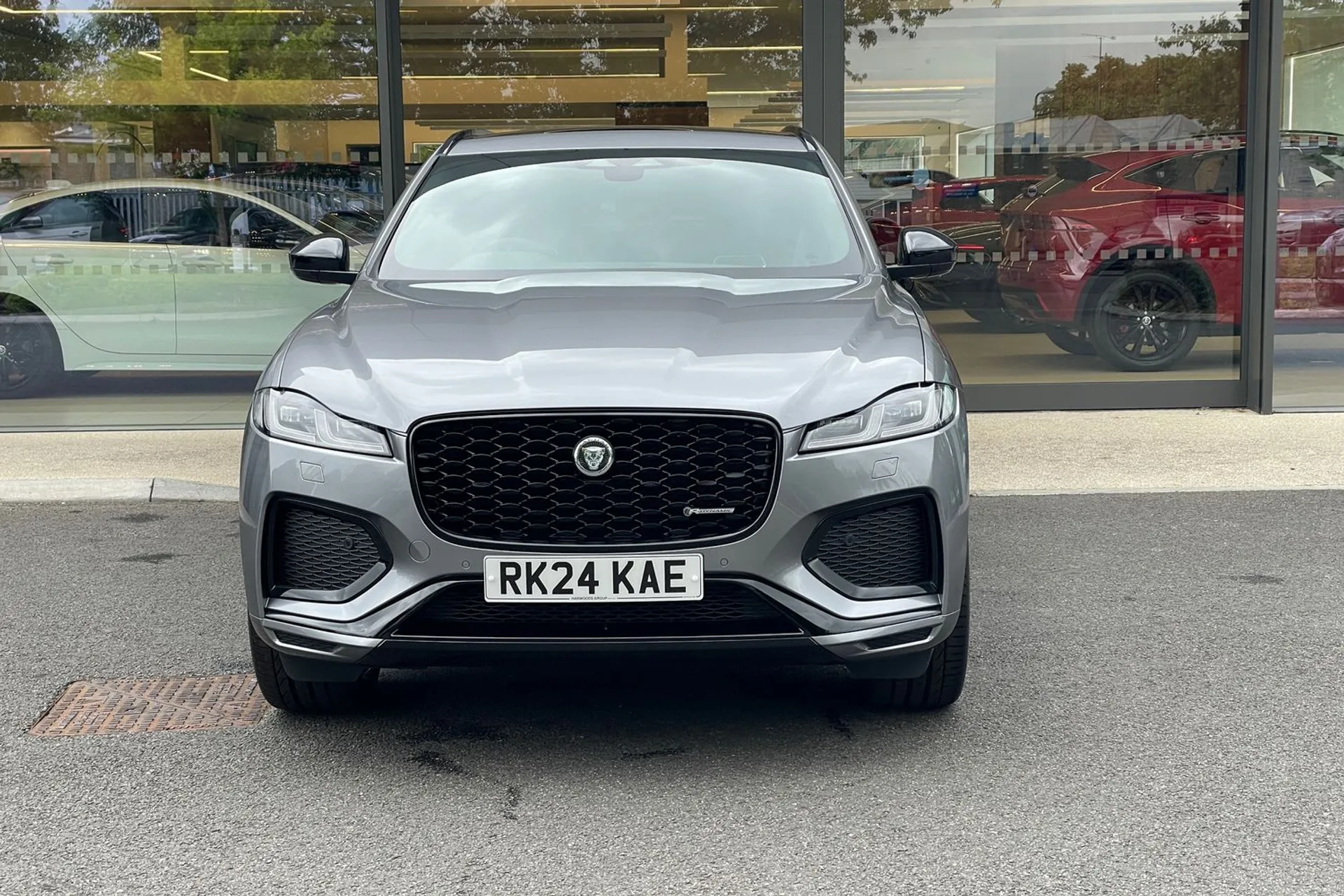 Jaguar F-PACE thumbnail image number 6