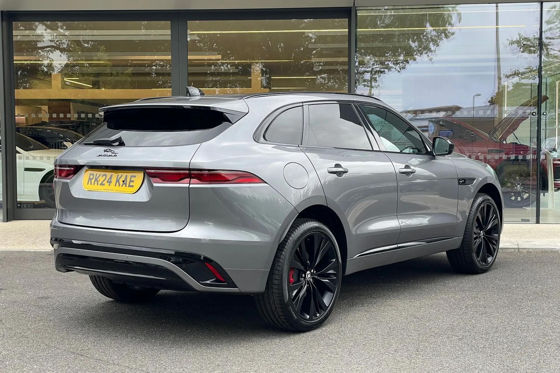 Jaguar F-PACE thumbnail image number 7