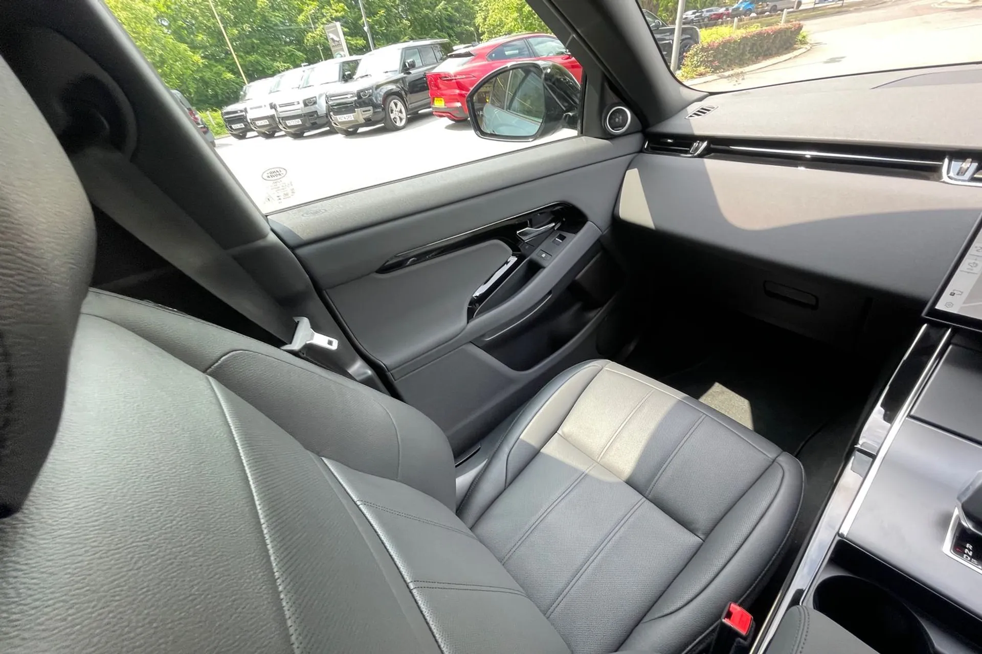 LAND ROVER RANGE ROVER EVOQUE thumbnail image number 13
