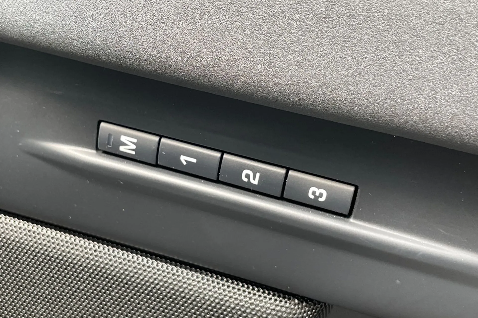 LAND ROVER RANGE ROVER EVOQUE thumbnail image number 53