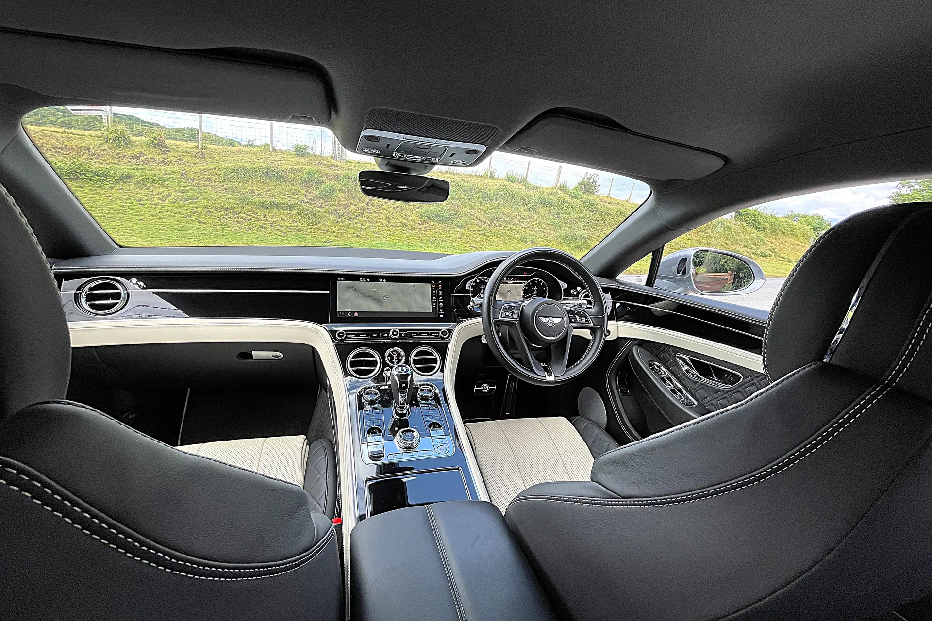 Bentley CONTINENTAL GT thumbnail image number 57