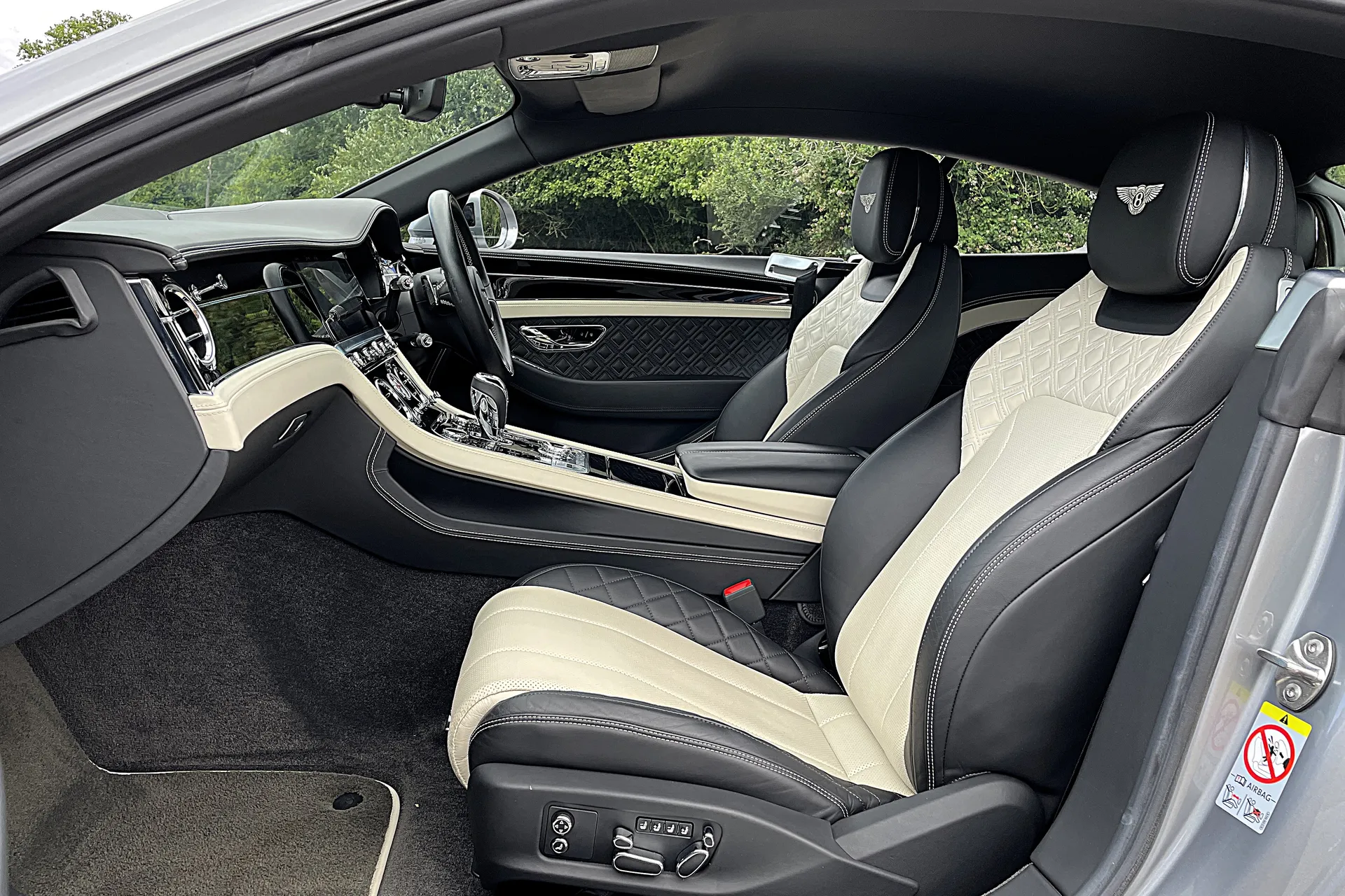 Bentley CONTINENTAL GT thumbnail image number 54