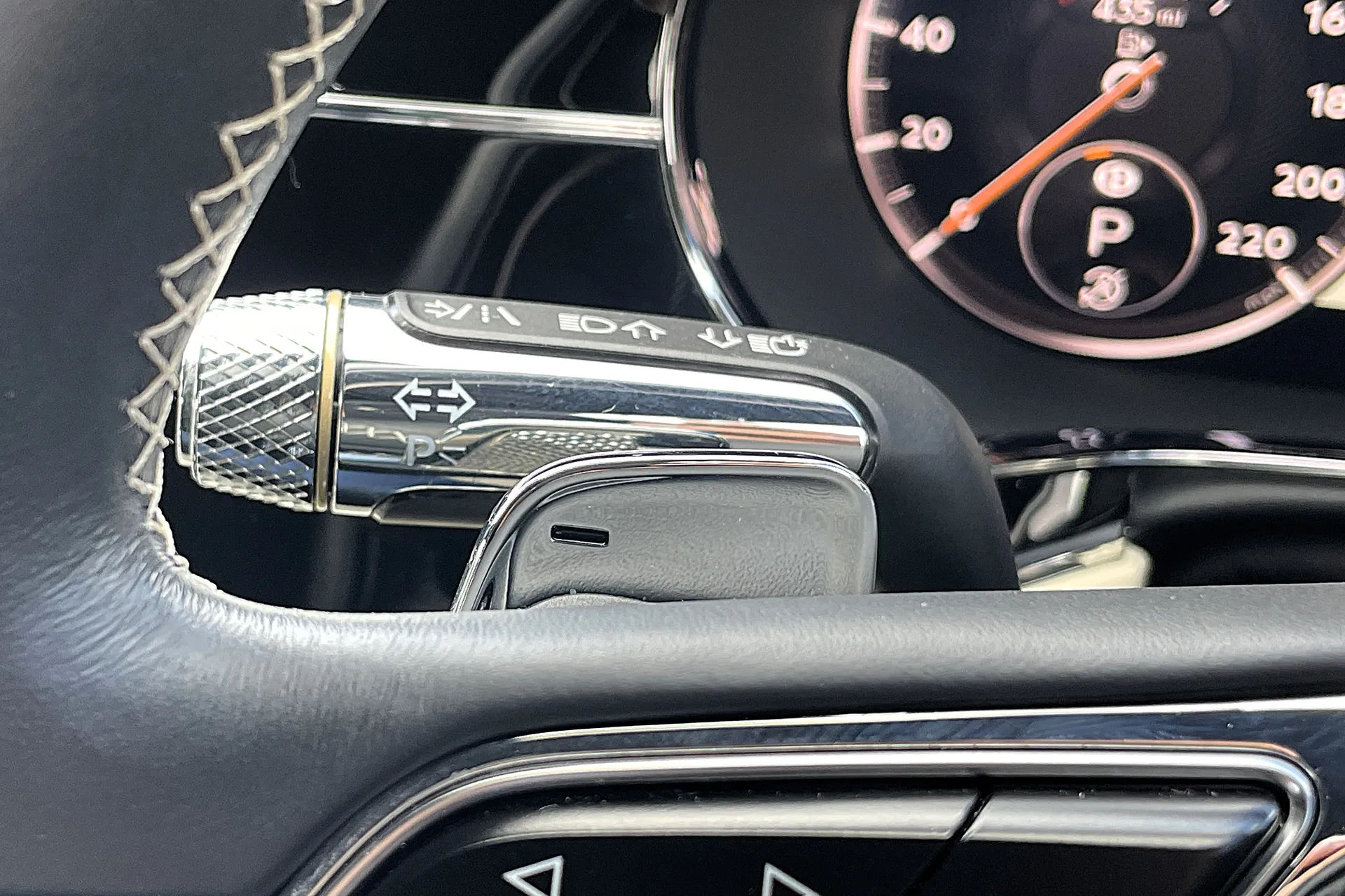 Bentley CONTINENTAL GT thumbnail image number 38