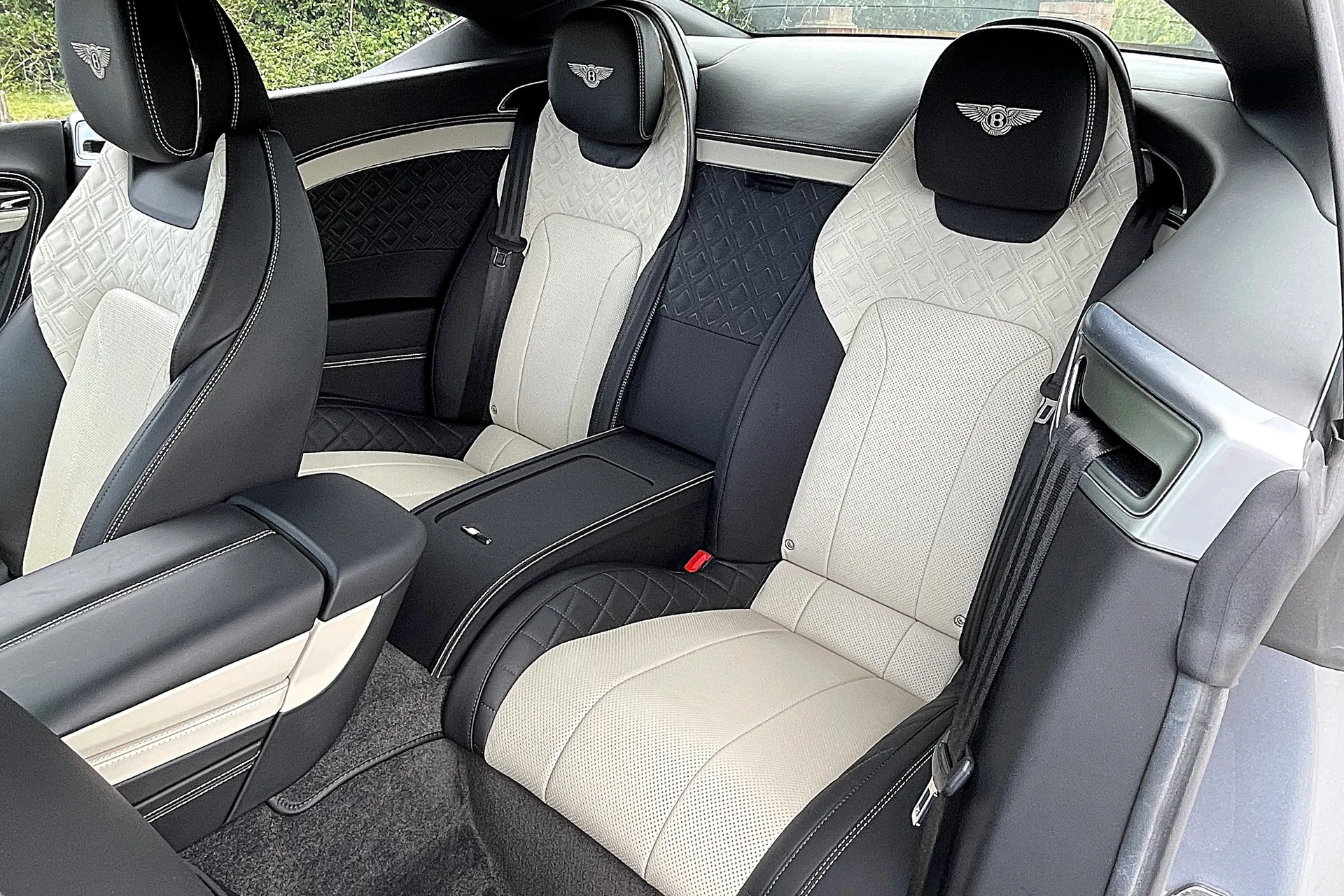 Bentley CONTINENTAL GT thumbnail image number 50