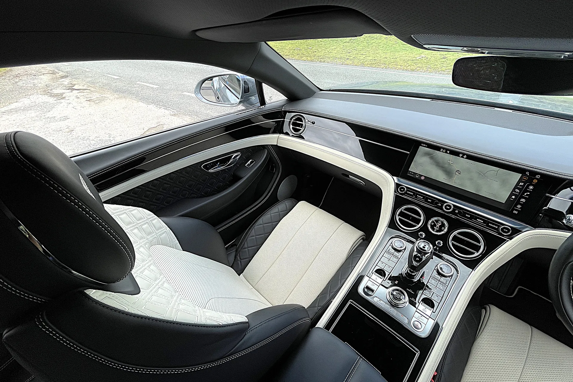 Bentley CONTINENTAL GT thumbnail image number 10