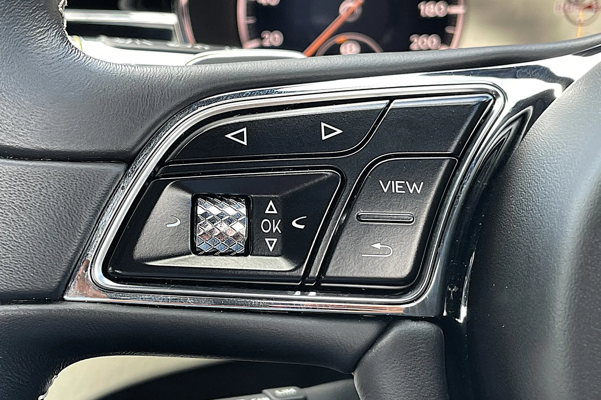 Bentley CONTINENTAL GT thumbnail image number 33