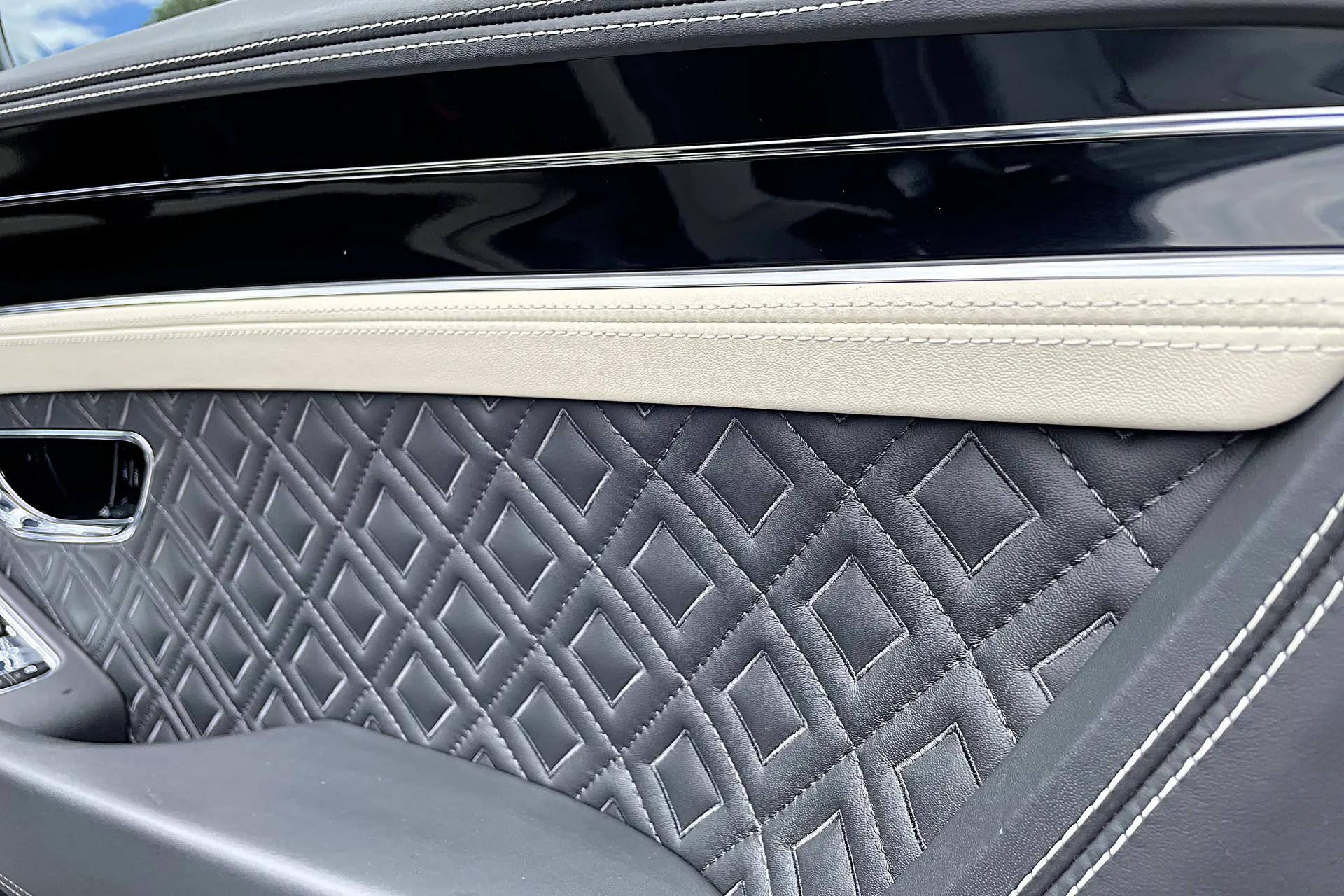 Bentley CONTINENTAL GT thumbnail image number 30