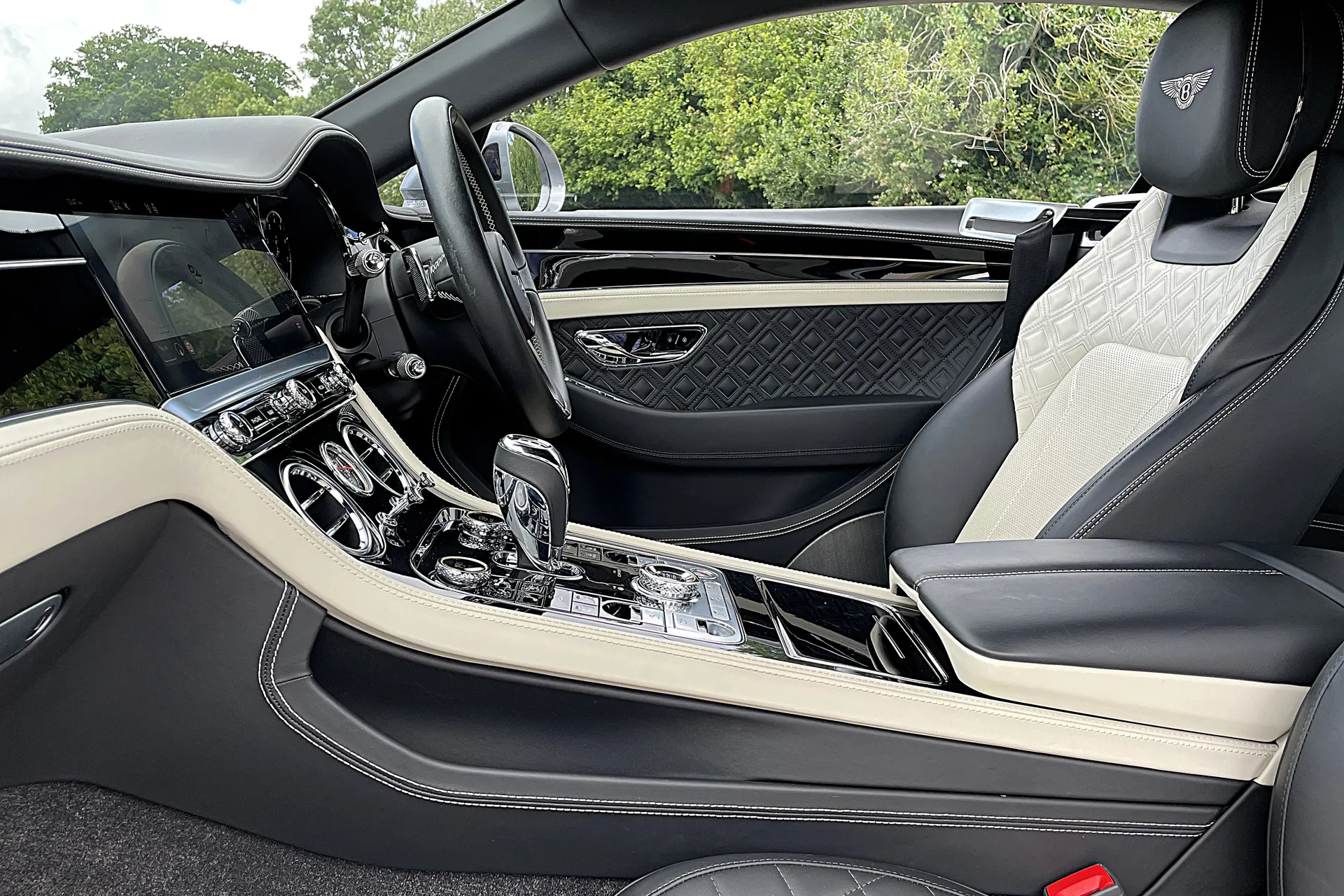 Bentley CONTINENTAL GT thumbnail image number 34