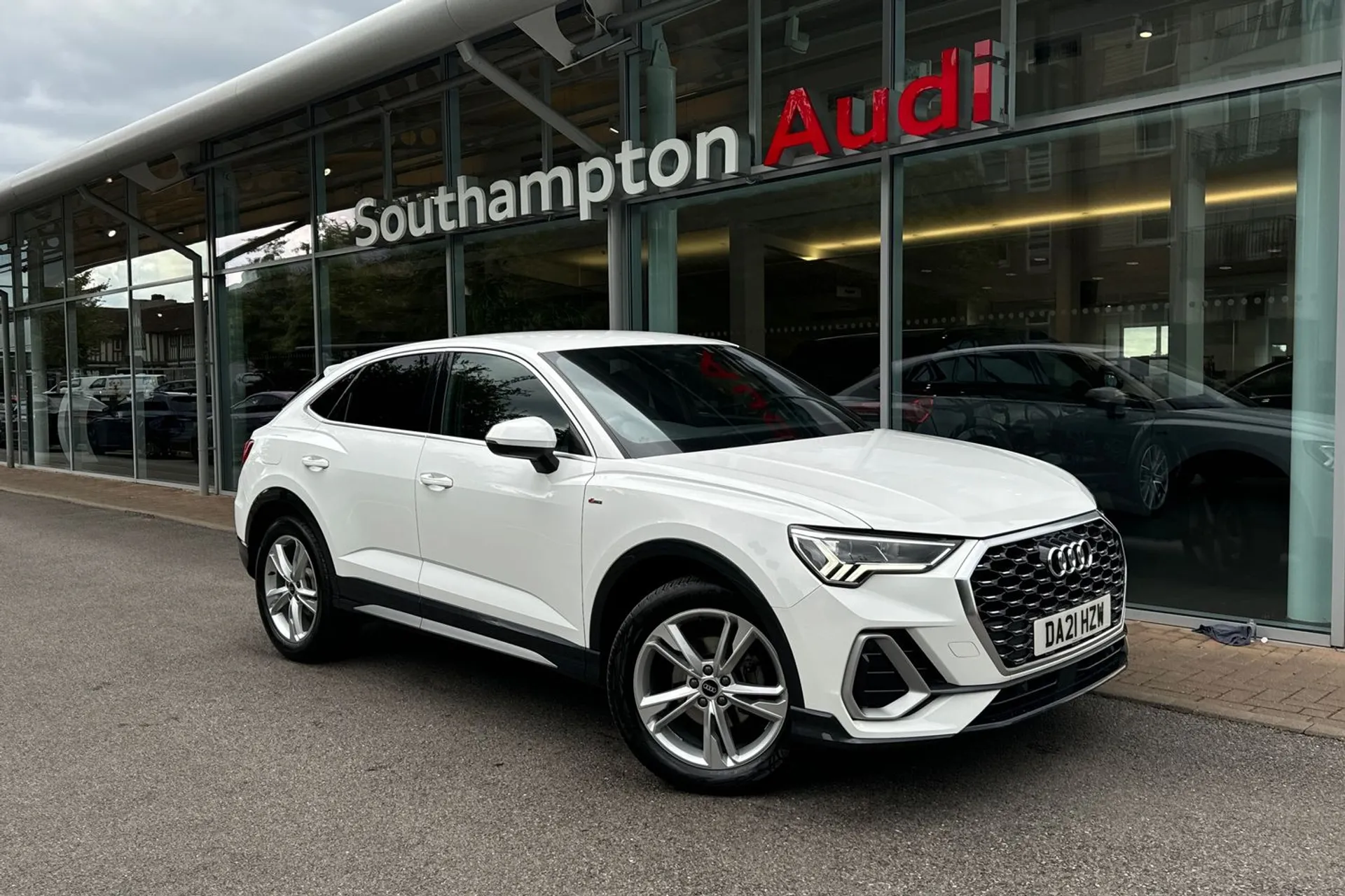 Audi Q3 focused image