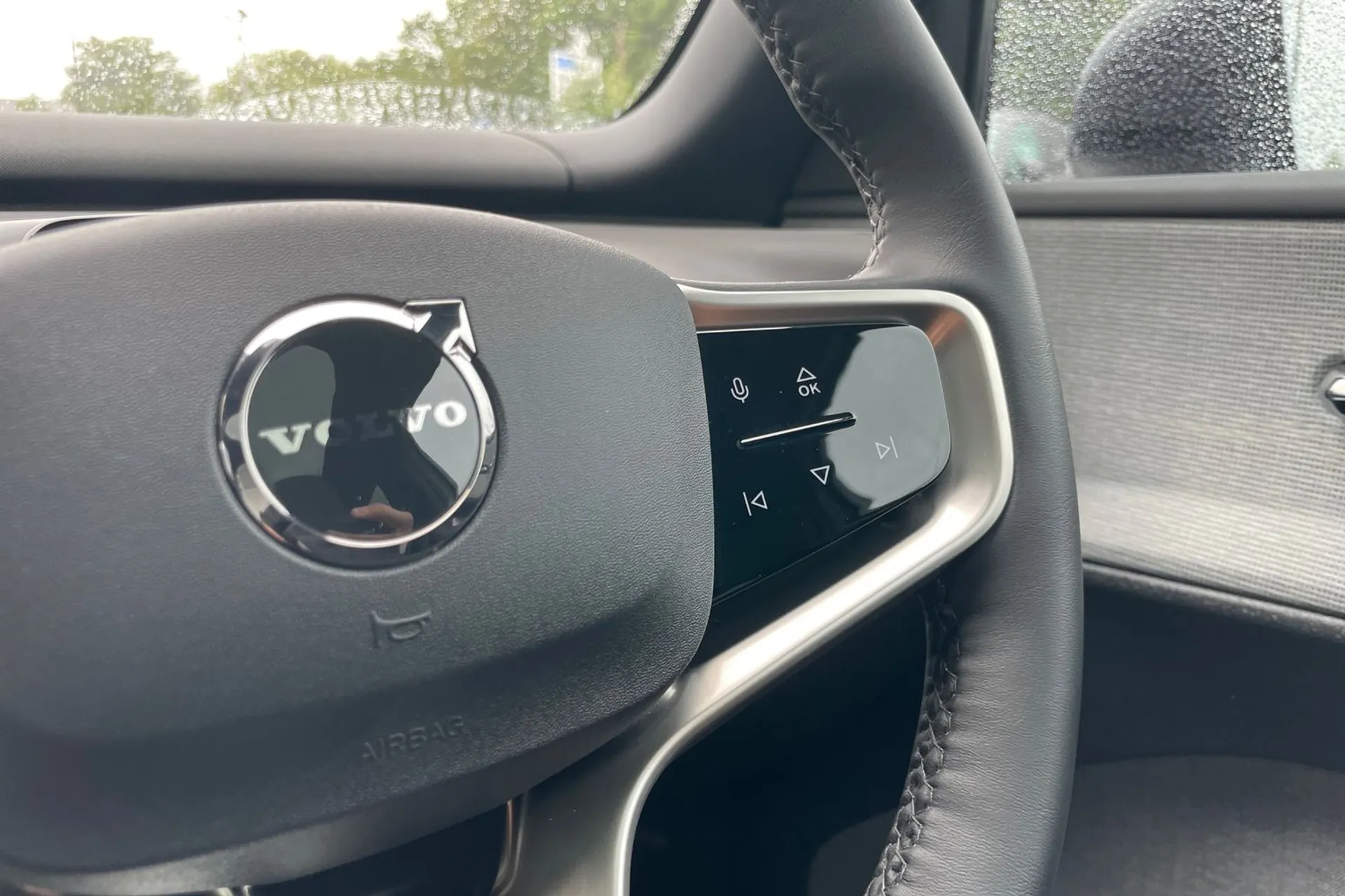 Volvo EX30 thumbnail image number 36