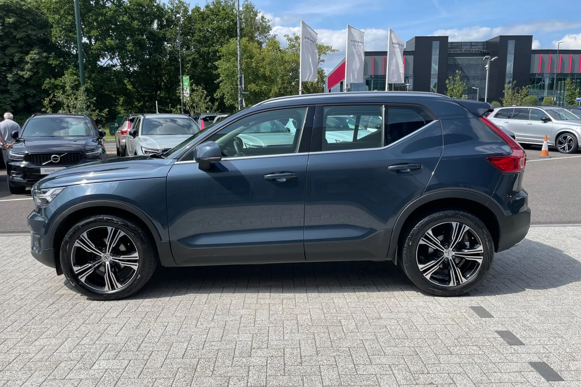 Volvo XC40 thumbnail image number 9