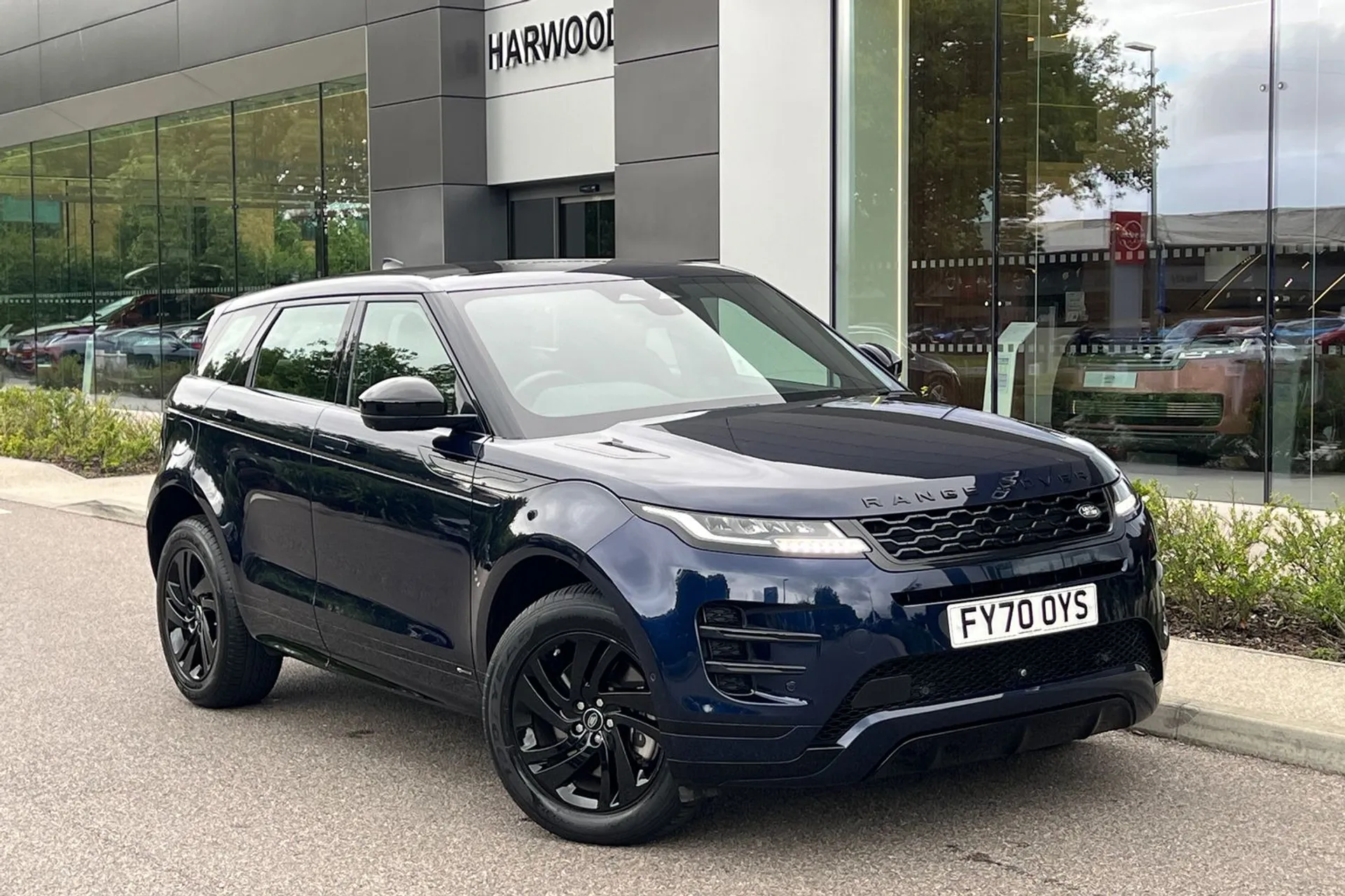 LAND ROVER RANGE ROVER EVOQUE focused image