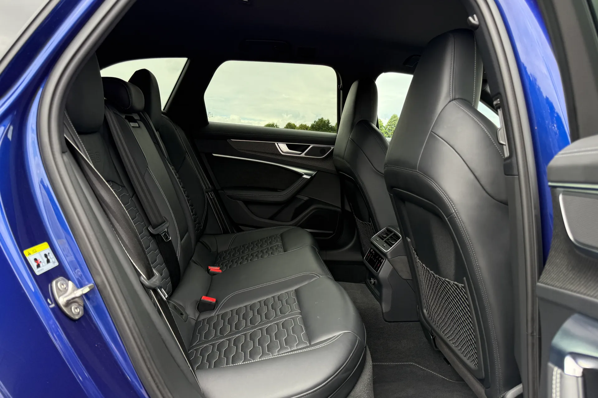Audi RS6 thumbnail image number 23