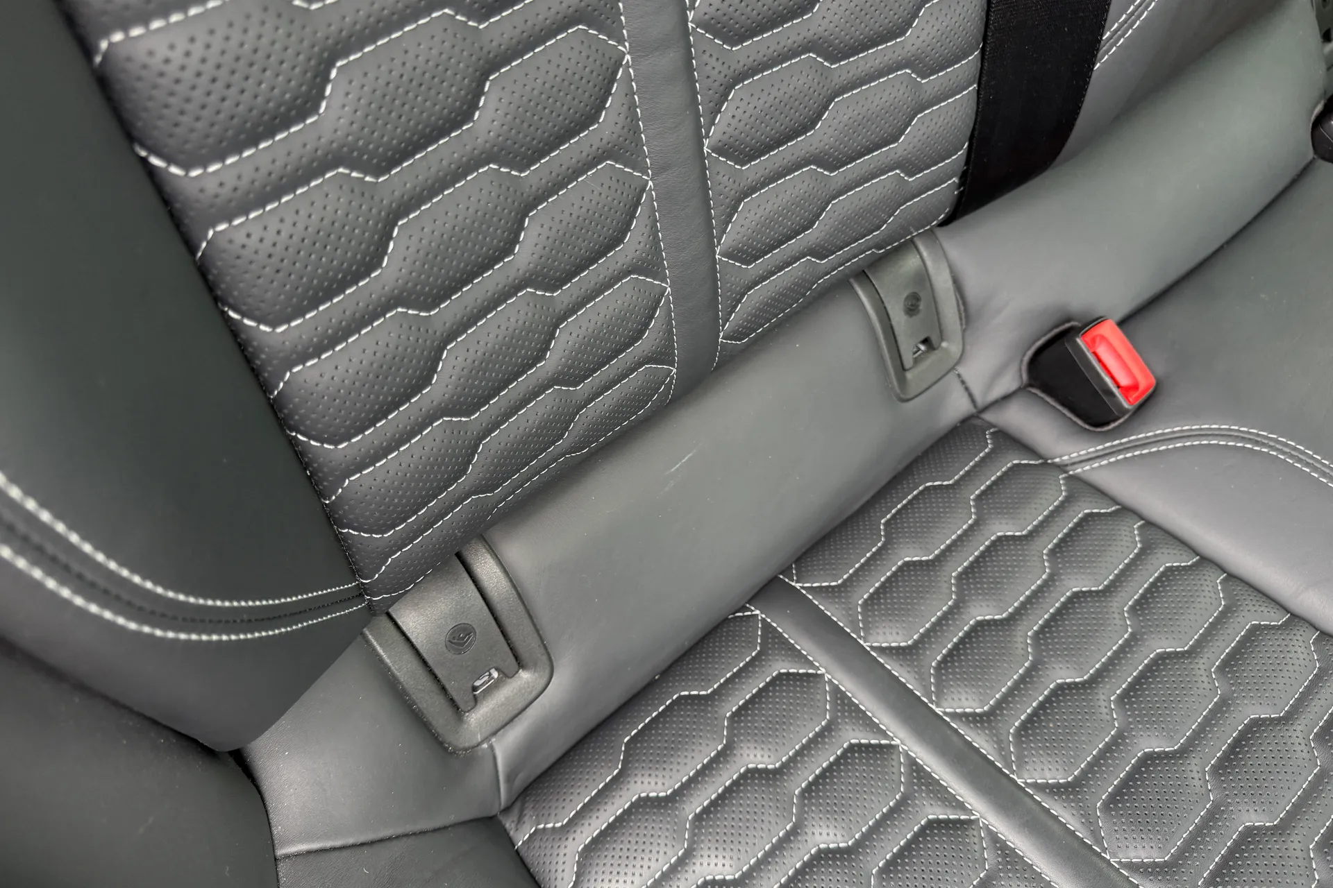 Audi RS6 thumbnail image number 25