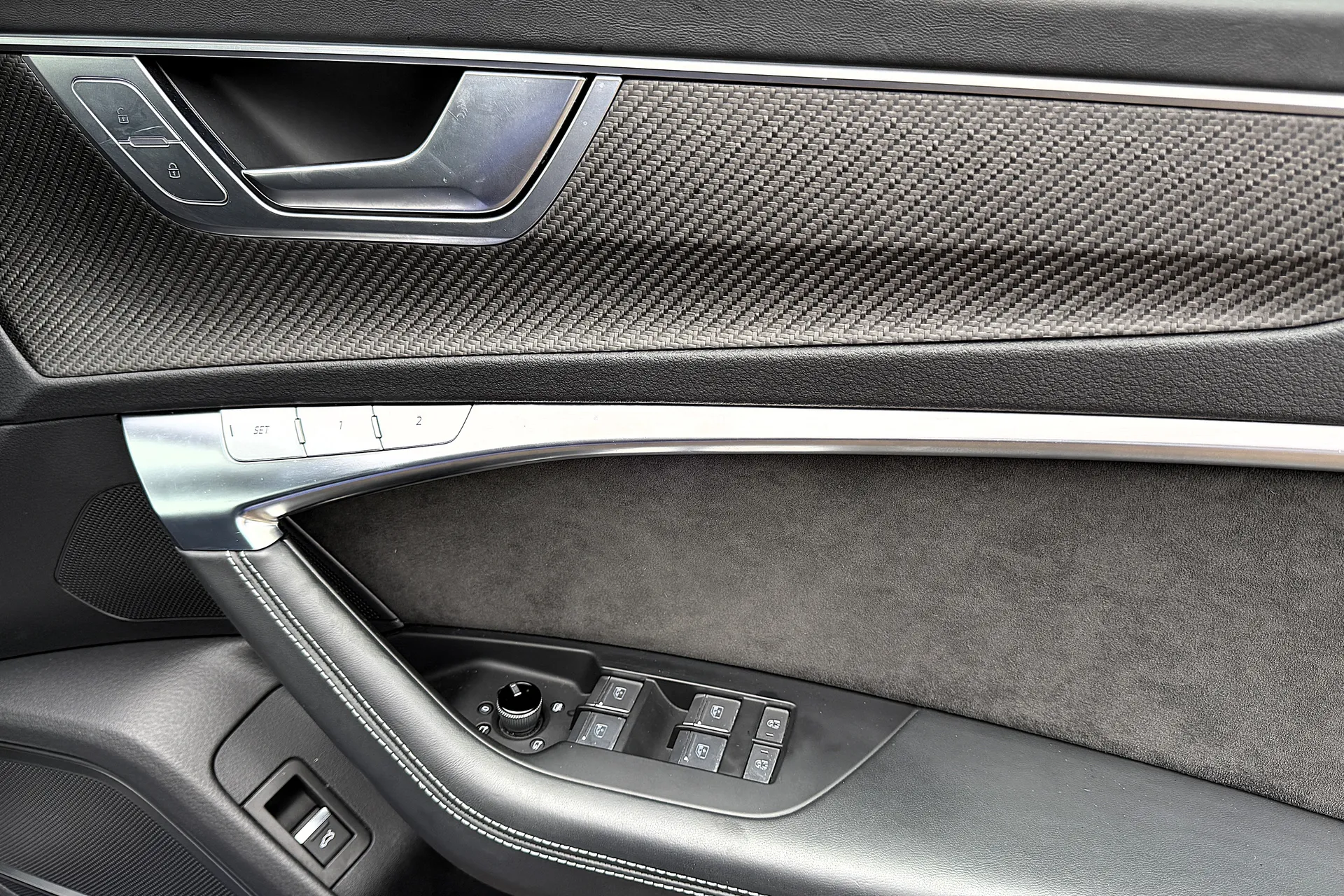 Audi RS6 thumbnail image number 29