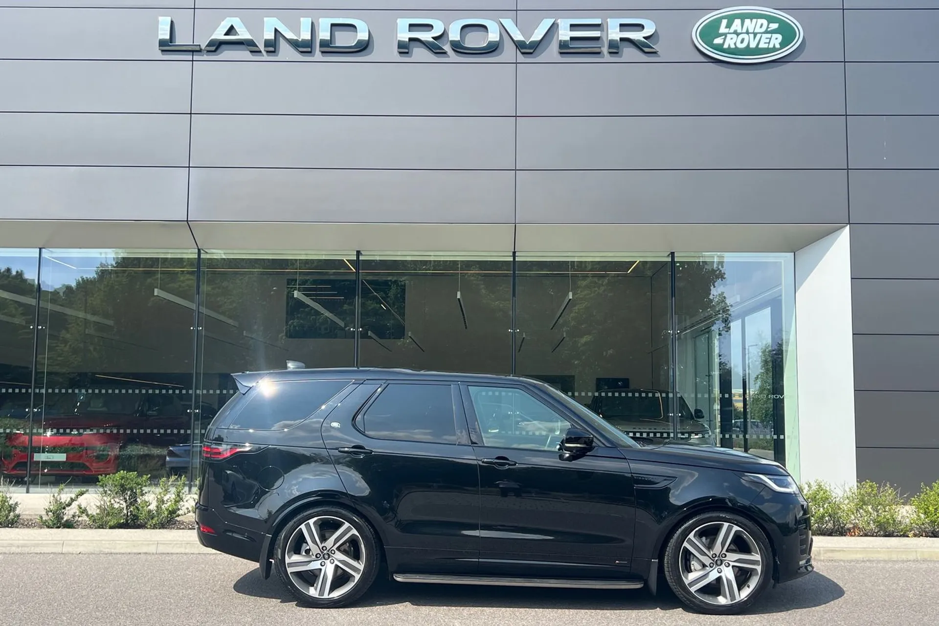 LAND ROVER DISCOVERY thumbnail image number 2