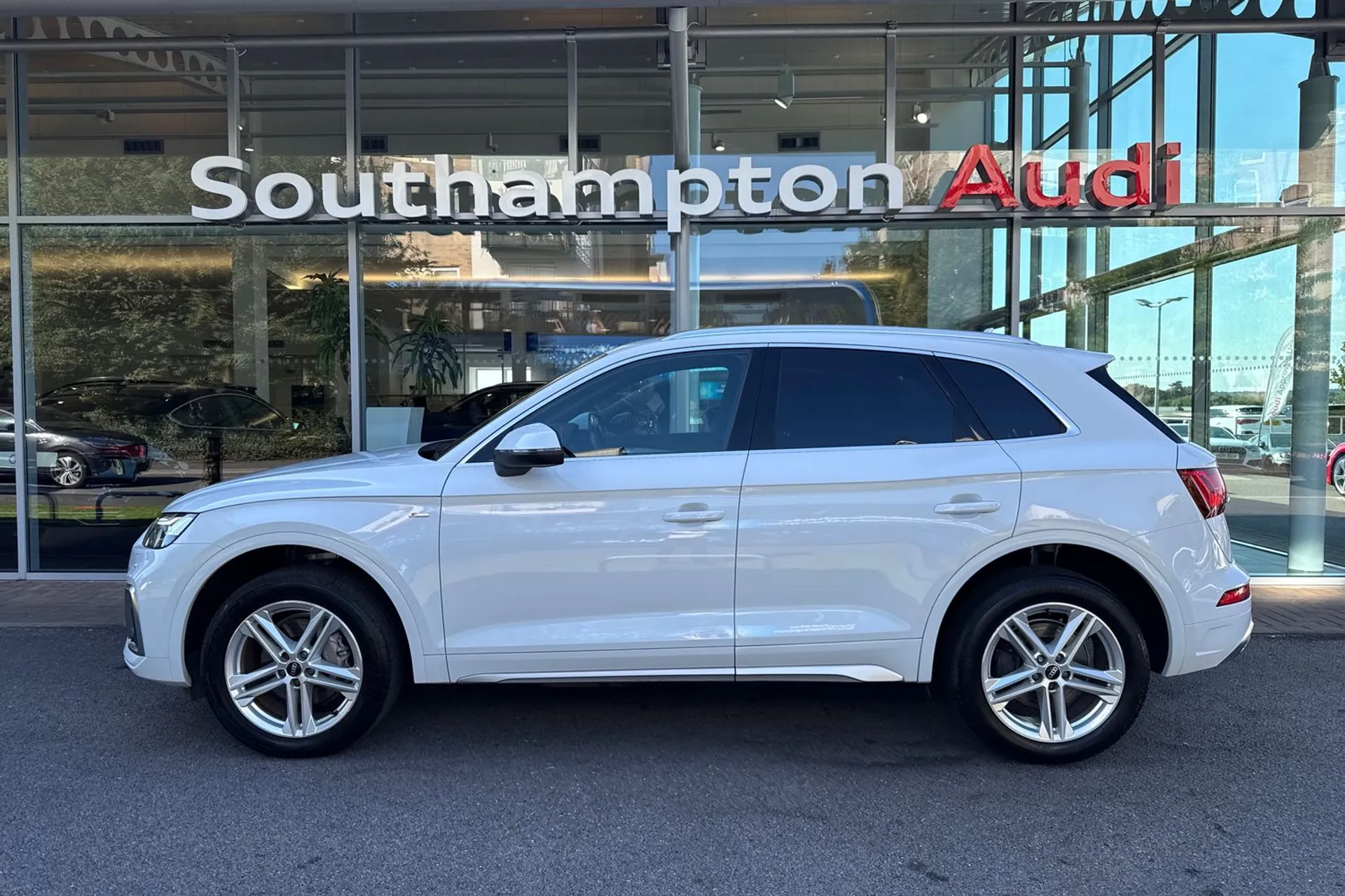 Audi Q5 thumbnail image number 8