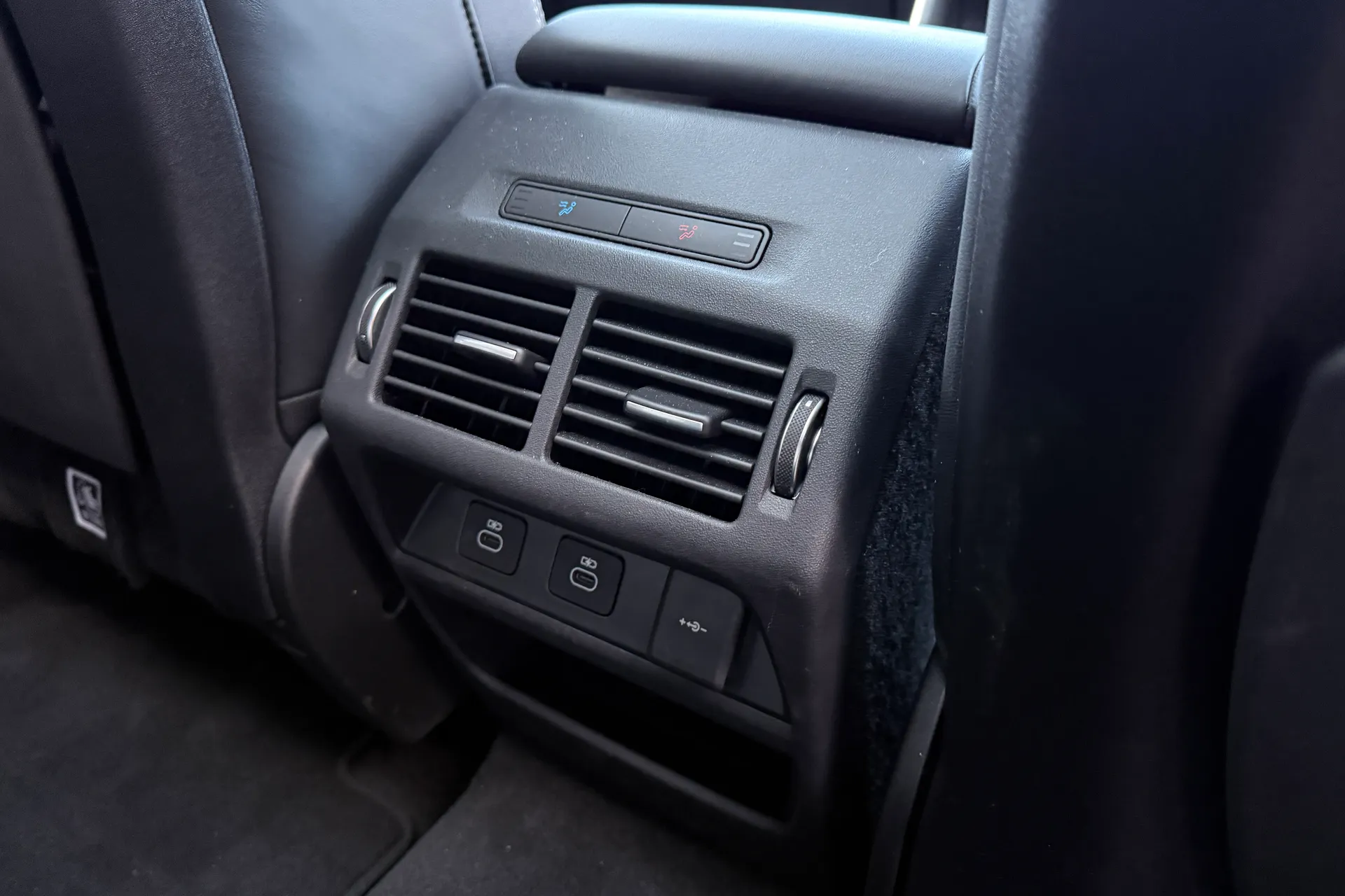 LAND ROVER DISCOVERY SPORT thumbnail image number 18