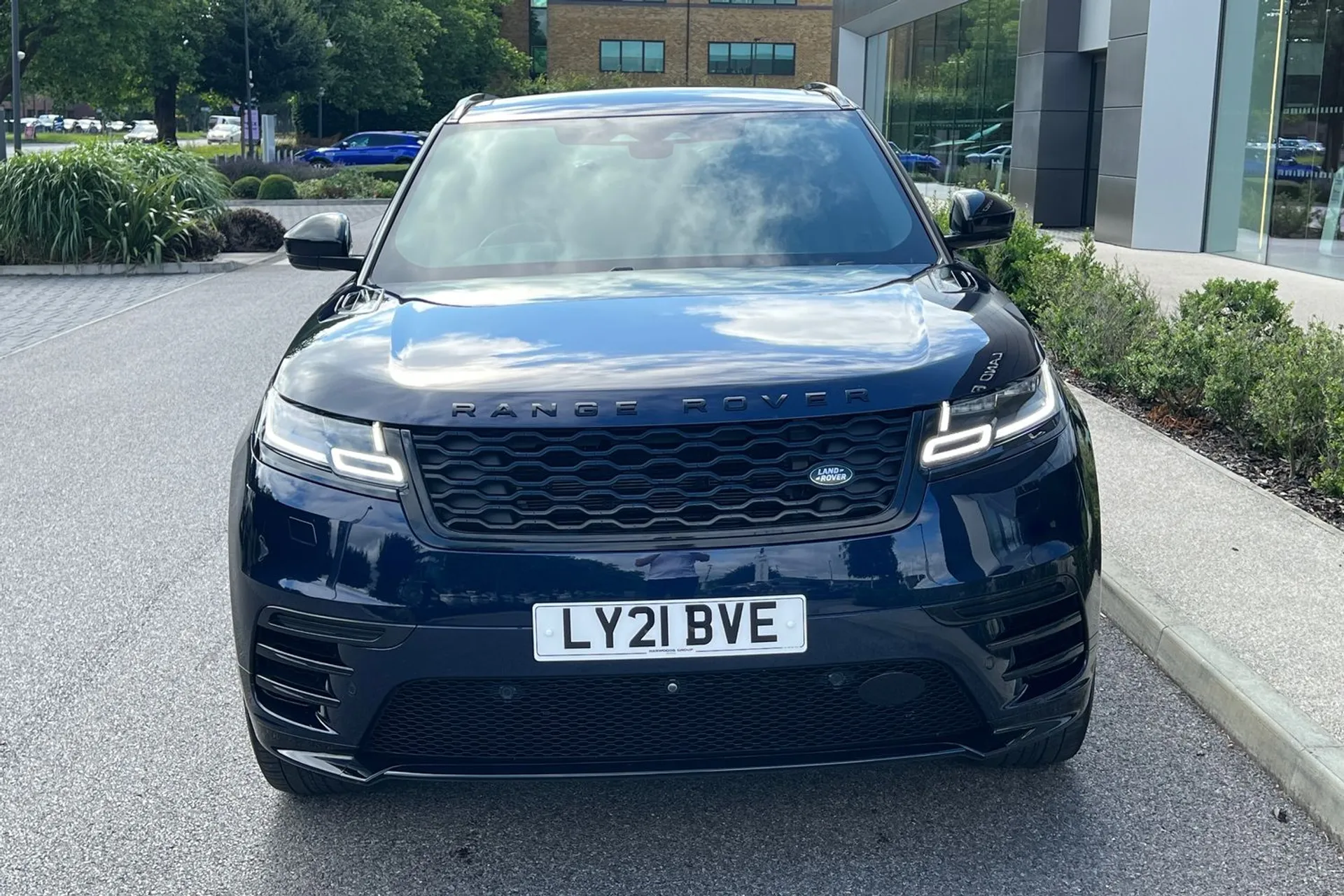 LAND ROVER RANGE ROVER VELAR thumbnail image number 13