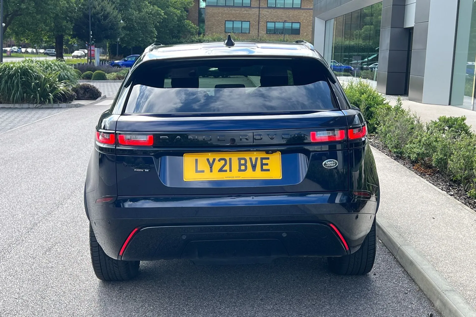 LAND ROVER RANGE ROVER VELAR thumbnail image number 10