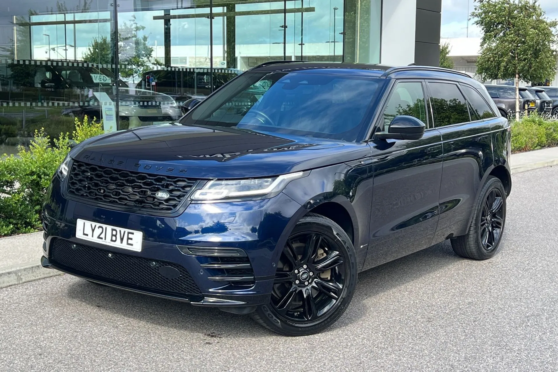 LAND ROVER RANGE ROVER VELAR thumbnail image number 12