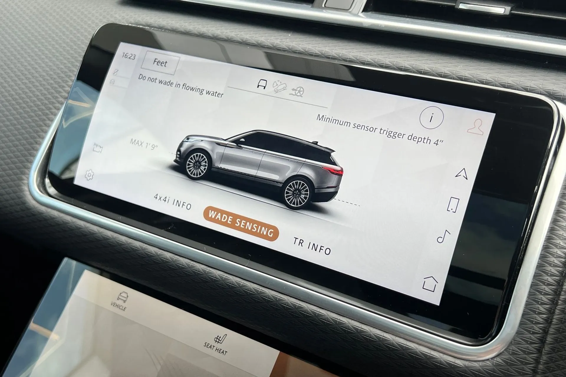 LAND ROVER RANGE ROVER VELAR thumbnail image number 44