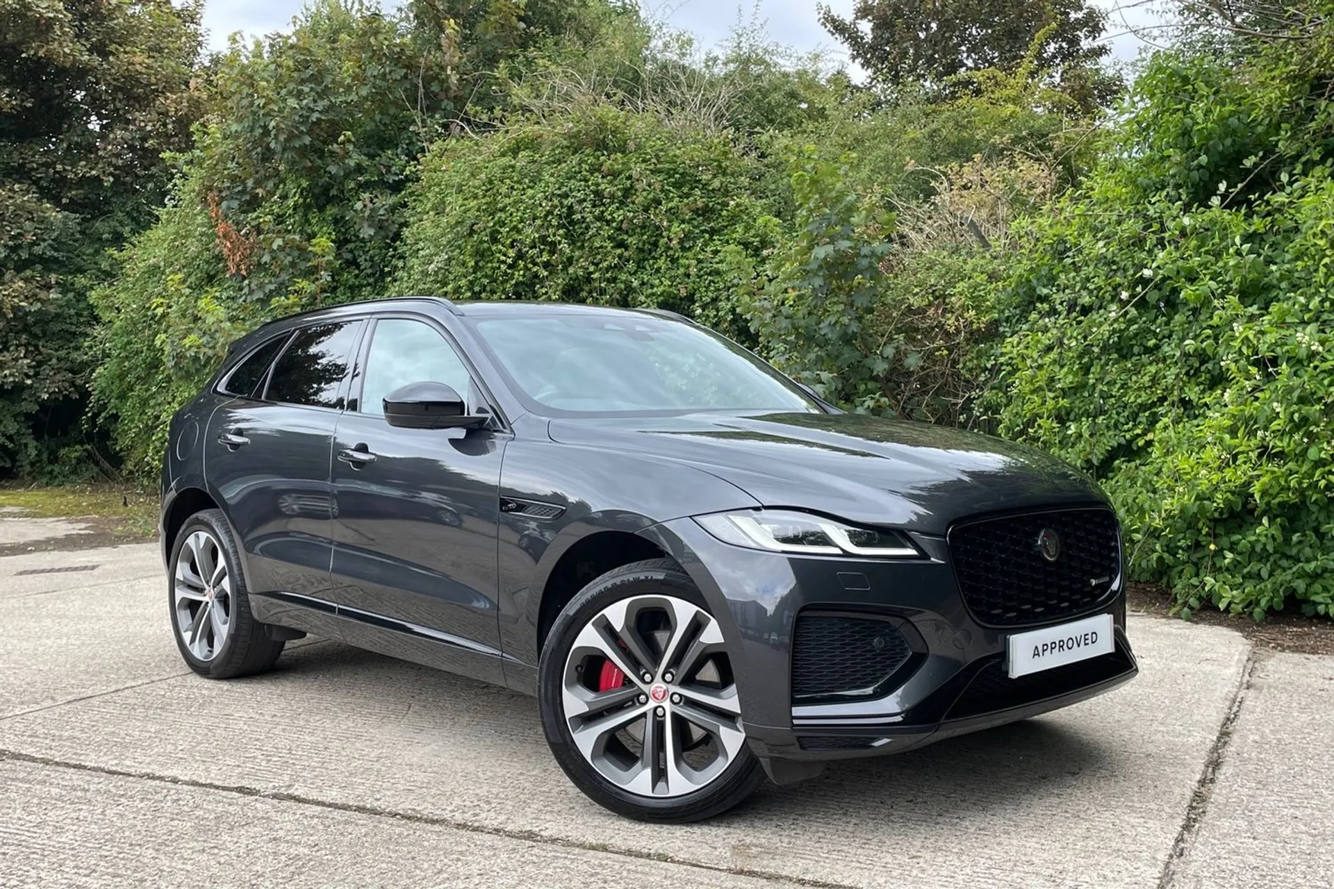 Jaguar F-PACE focused image