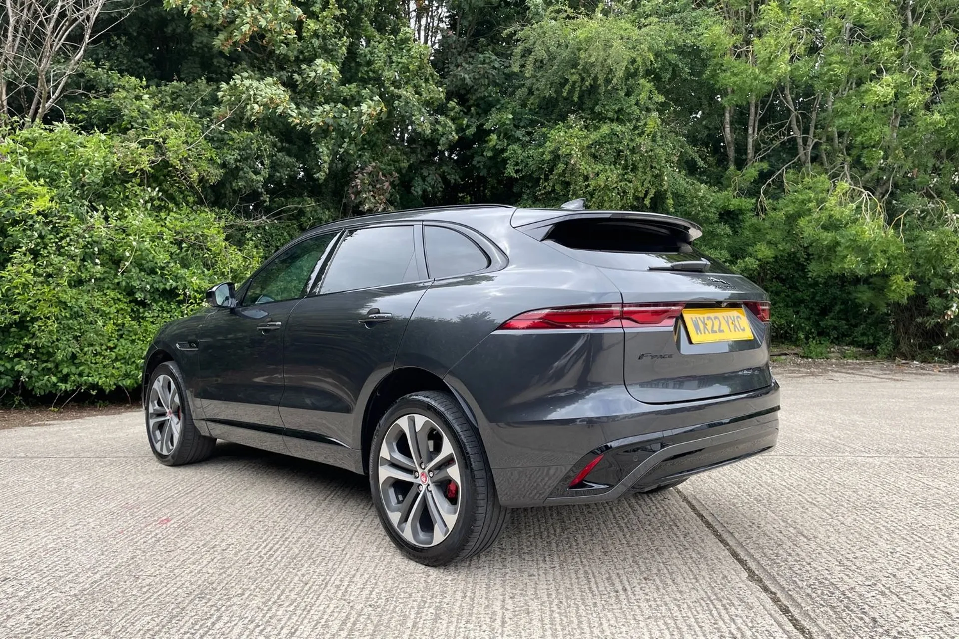 Jaguar F-PACE thumbnail image number 9