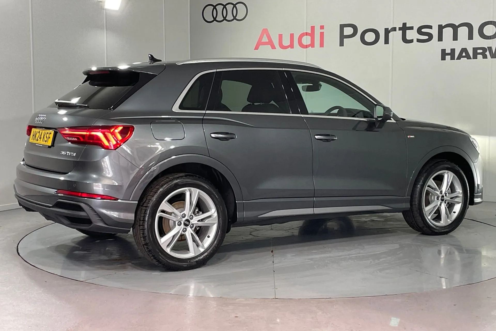 Audi Q3 thumbnail image number 7