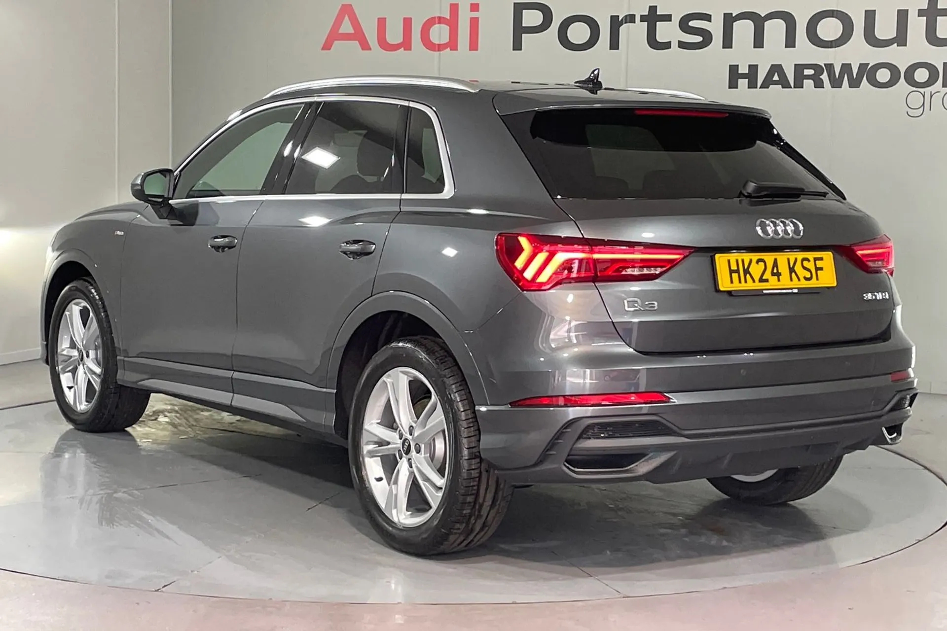 Audi Q3 thumbnail image number 8